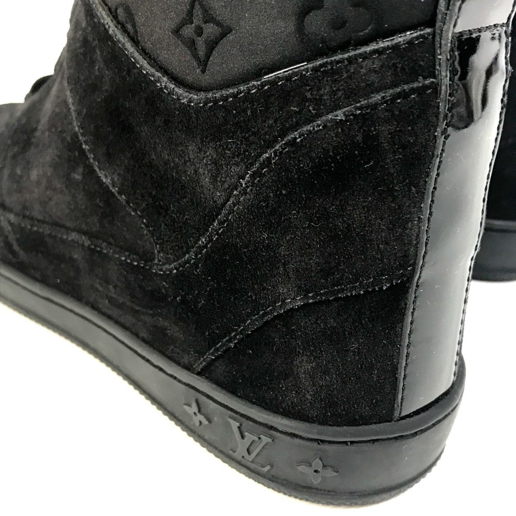 Louis Vuitton Black Sneakers (Pre-Owned)