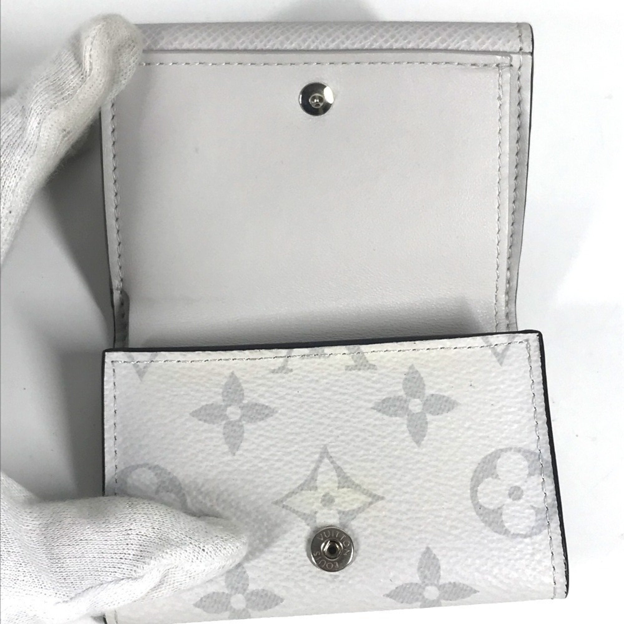 Louis Vuitton Taigarama Blanc White Taigarama Wallet (Tri-Fold) (Pre-Owned)