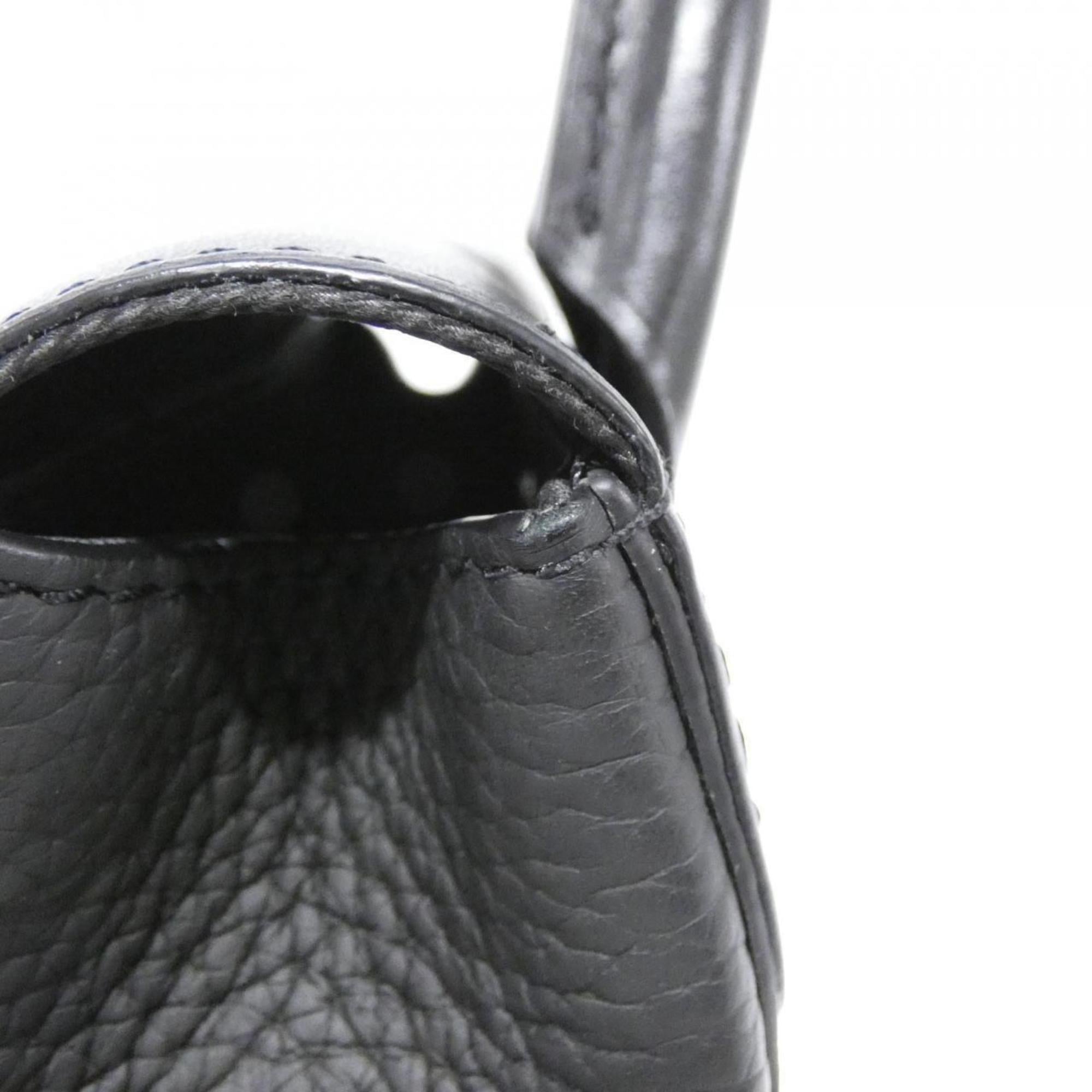 Louis Vuitton Black Leather Shoulder Bag (Pre-Owned)