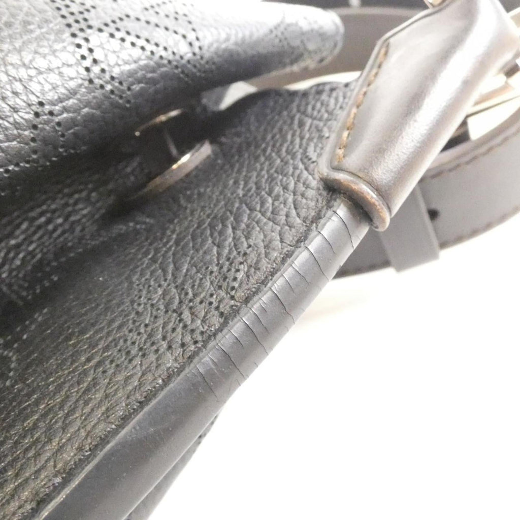 Louis Vuitton Black Leather Shoulder Bag (Pre-Owned)