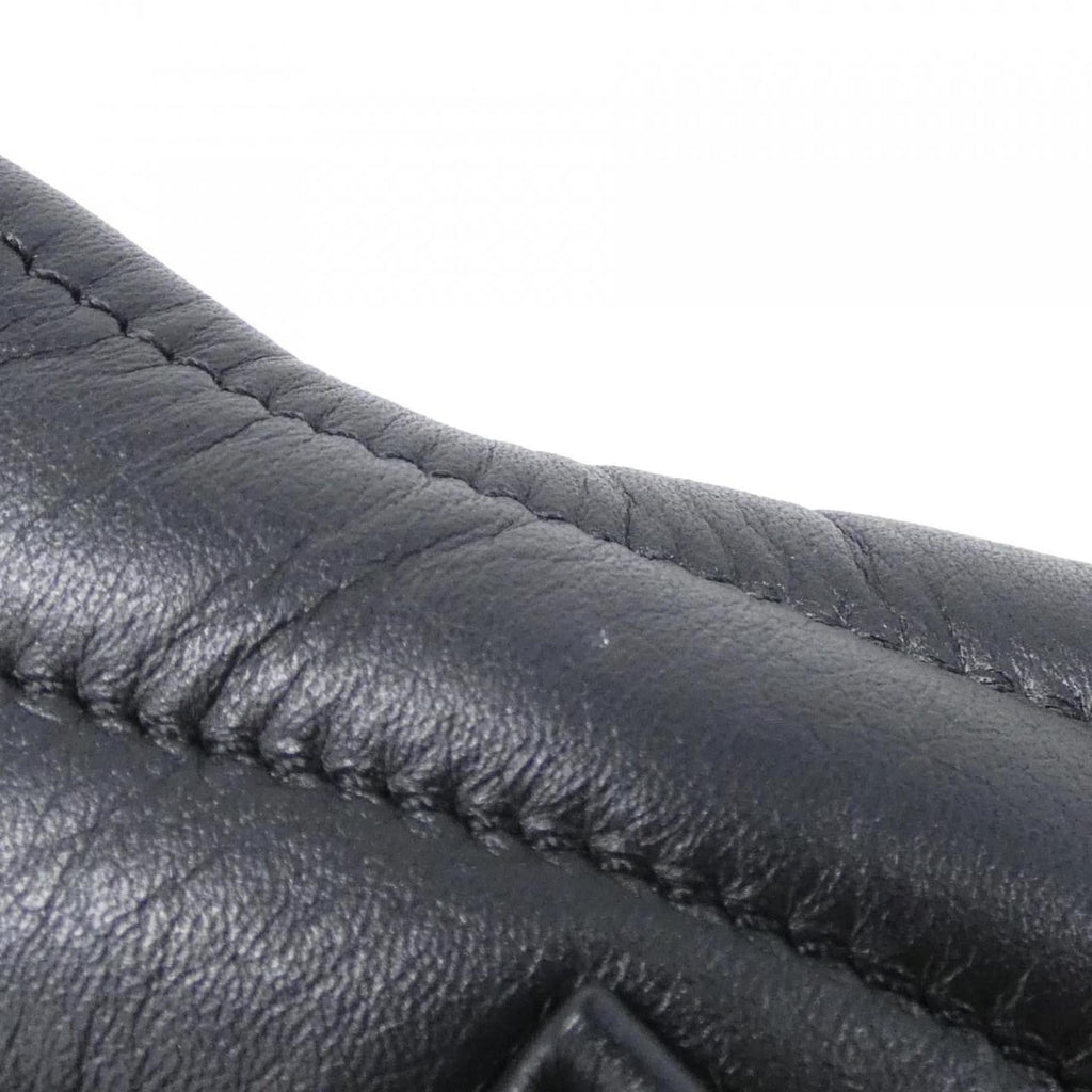 Louis Vuitton Black Leather Shoulder Bag (Pre-Owned)