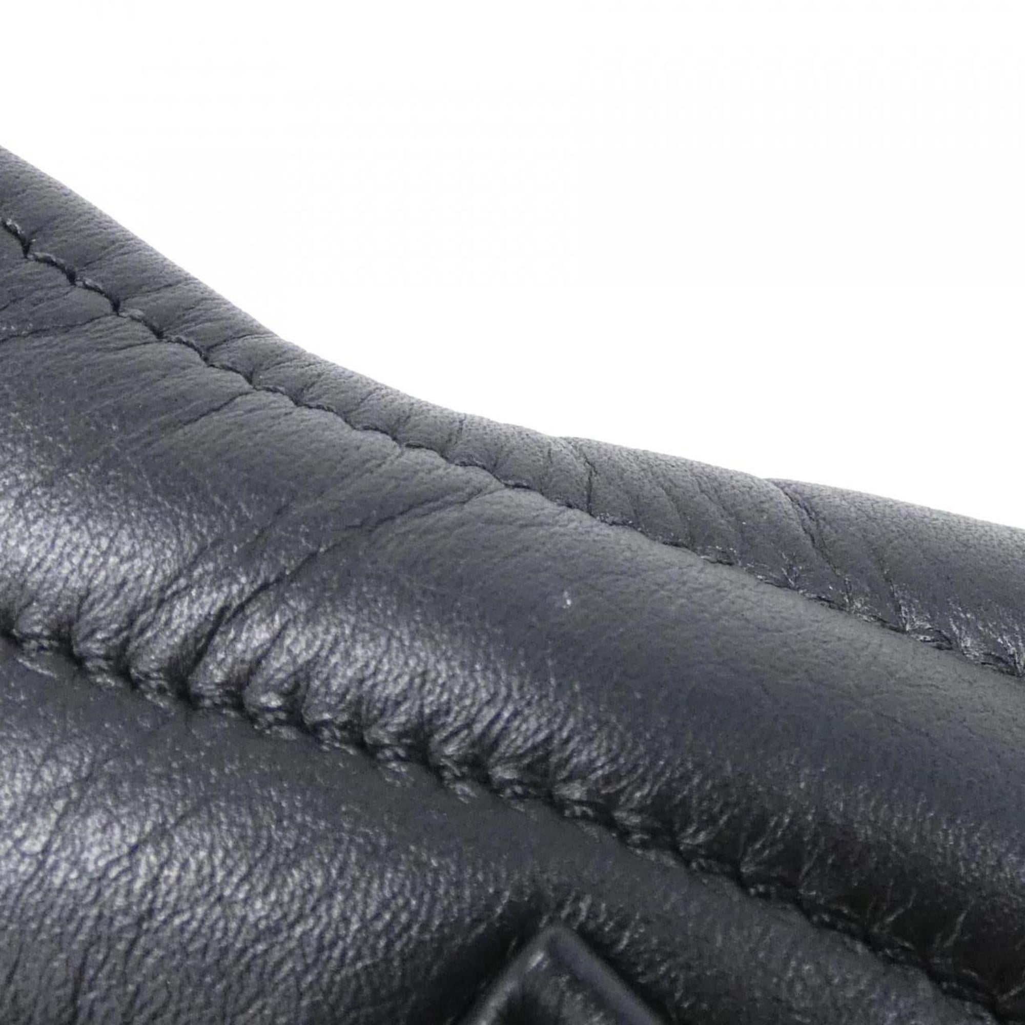 Louis Vuitton Black Leather Shoulder Bag (Pre-Owned)