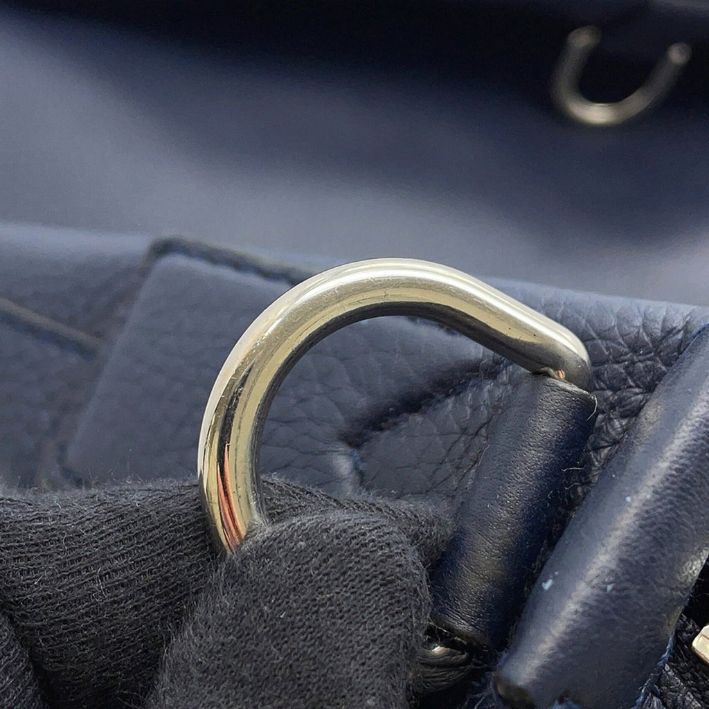 Louis Vuitton Navy Leather Shoulder Bag (Pre-Owned)