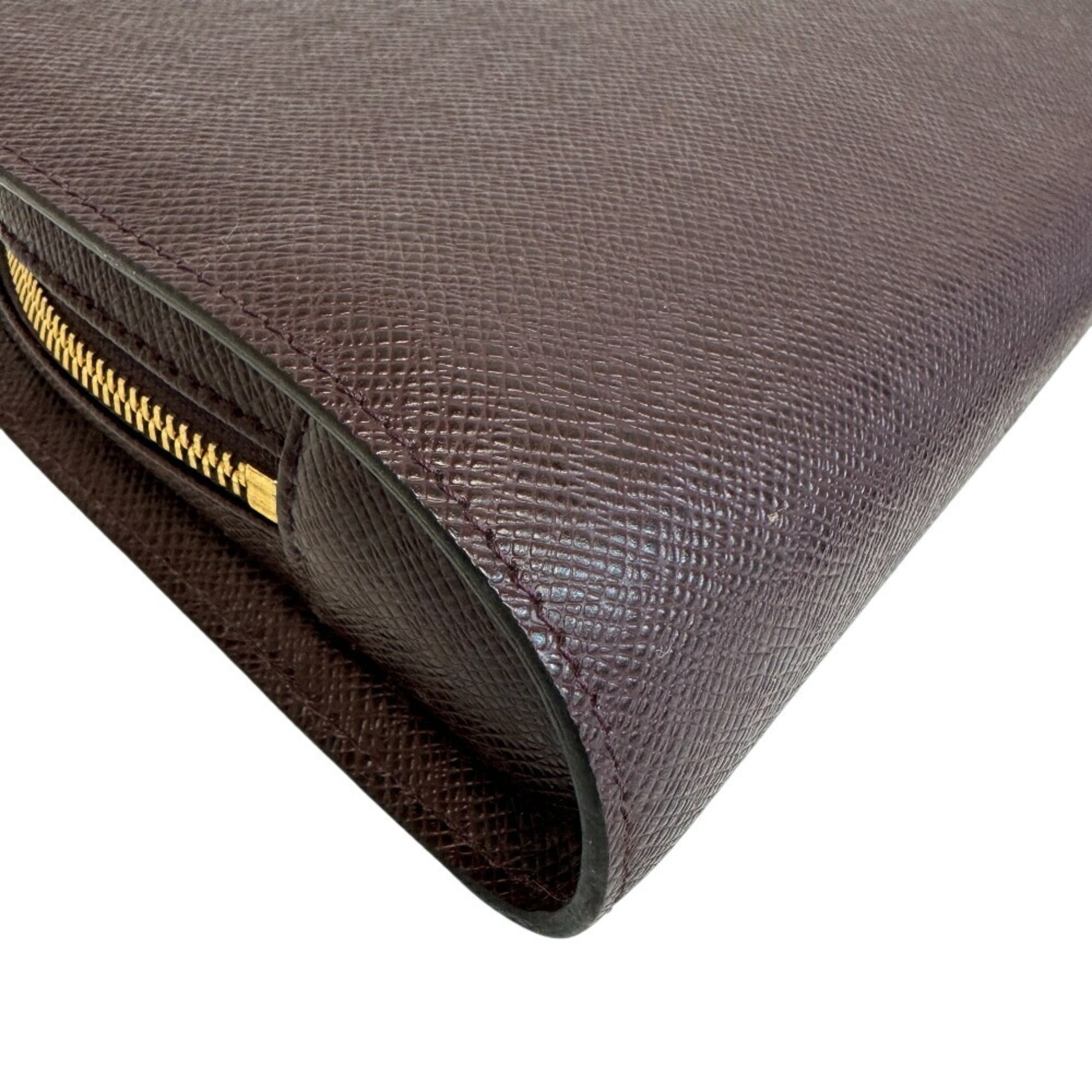 Louis Vuitton Wine Taiga Leather Clutch Bag (Pre-Owned)