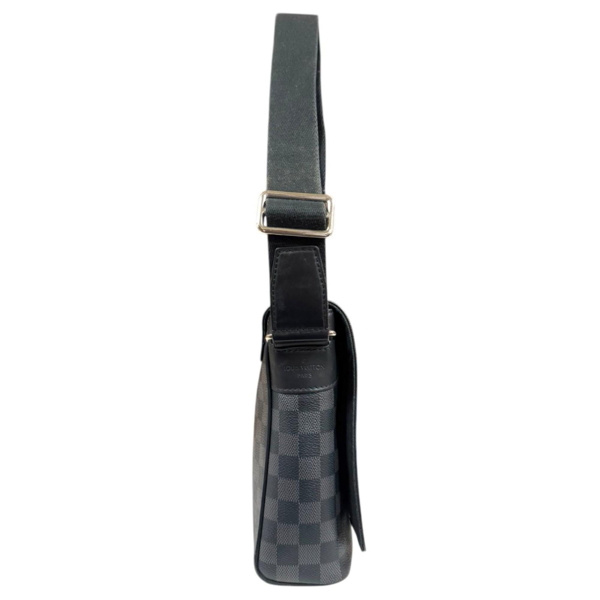 Louis Vuitton Black Gray Or Damier Graphite Shoulder Bag (Pre-Owned)