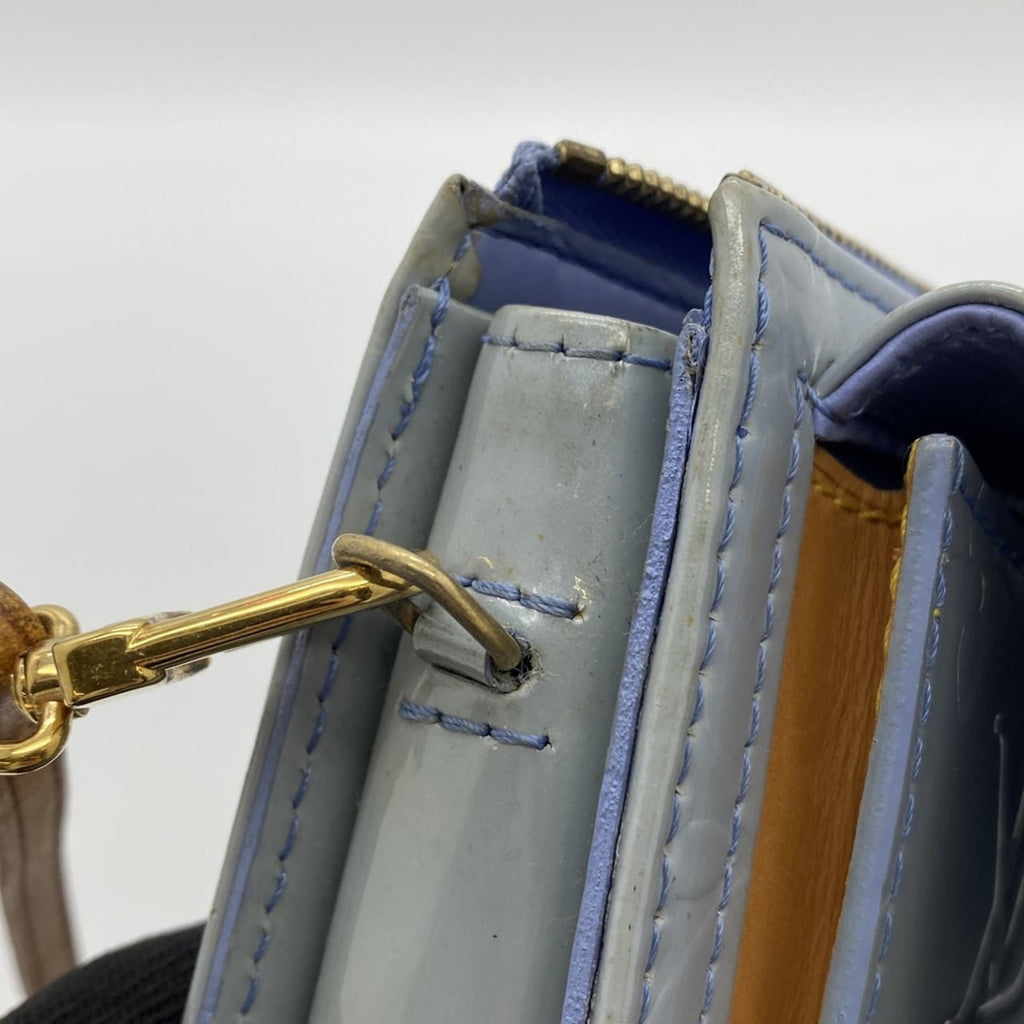 Louis Vuitton Blue Monogram Vernis Pochette Shoulder Bag (Pre-Owned)