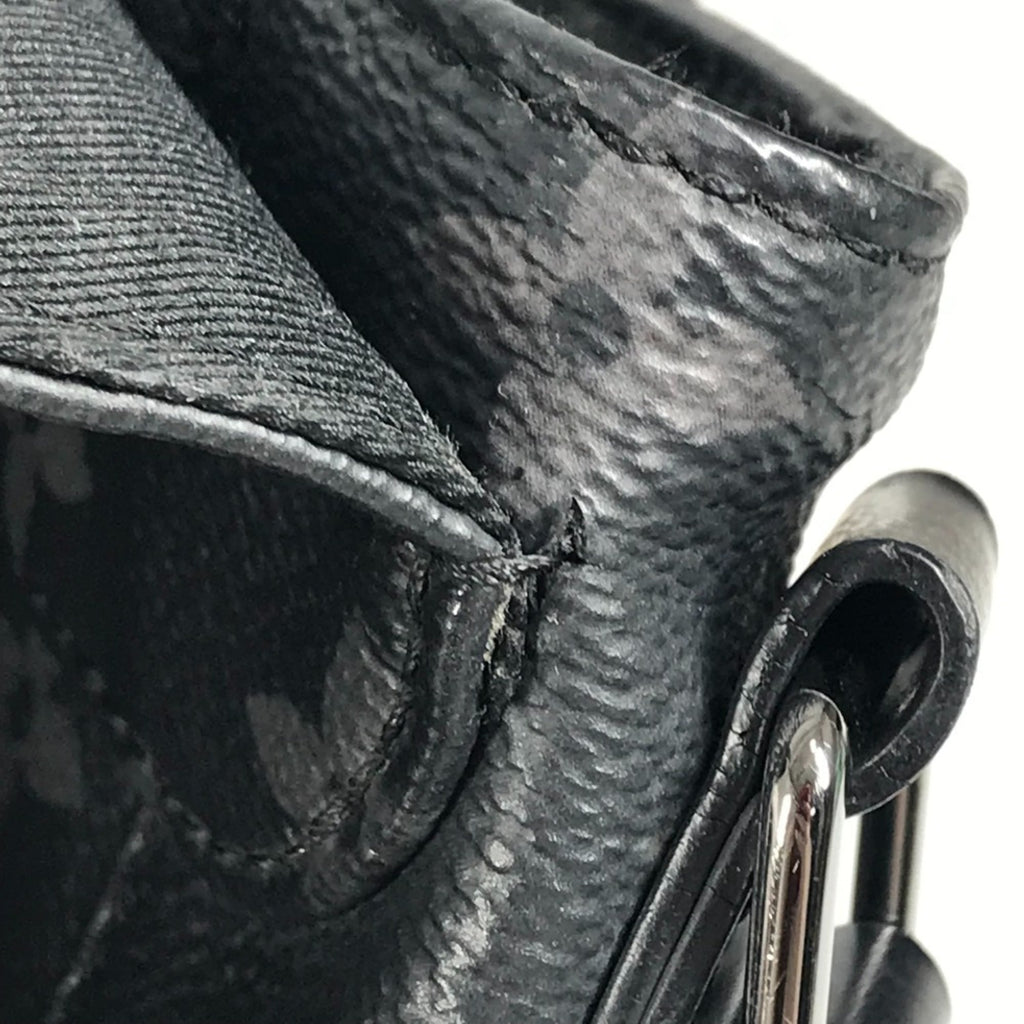 Louis Vuitton Black Monogram Eclipse Monogram Eclipse Messenger Bag Shoulder Bag (Pre-Owned)