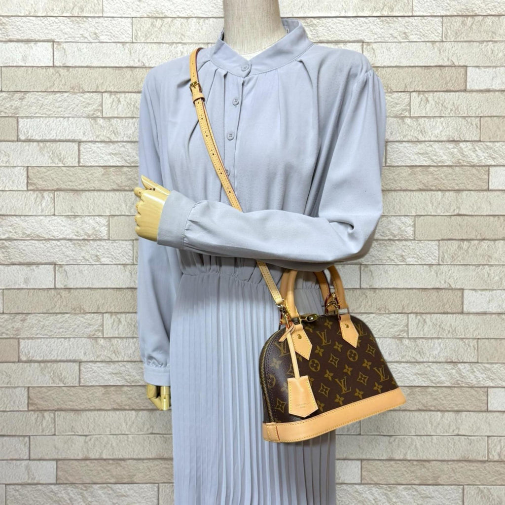 Louis Vuitton Brown Monogram Canvas Shoulder Bag (Pre-Owned)
