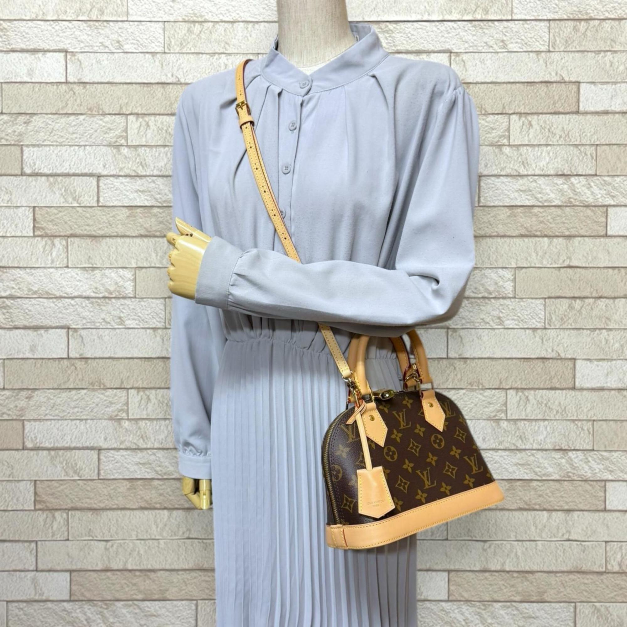 Louis Vuitton Brown Monogram Canvas Shoulder Bag (Pre-Owned)