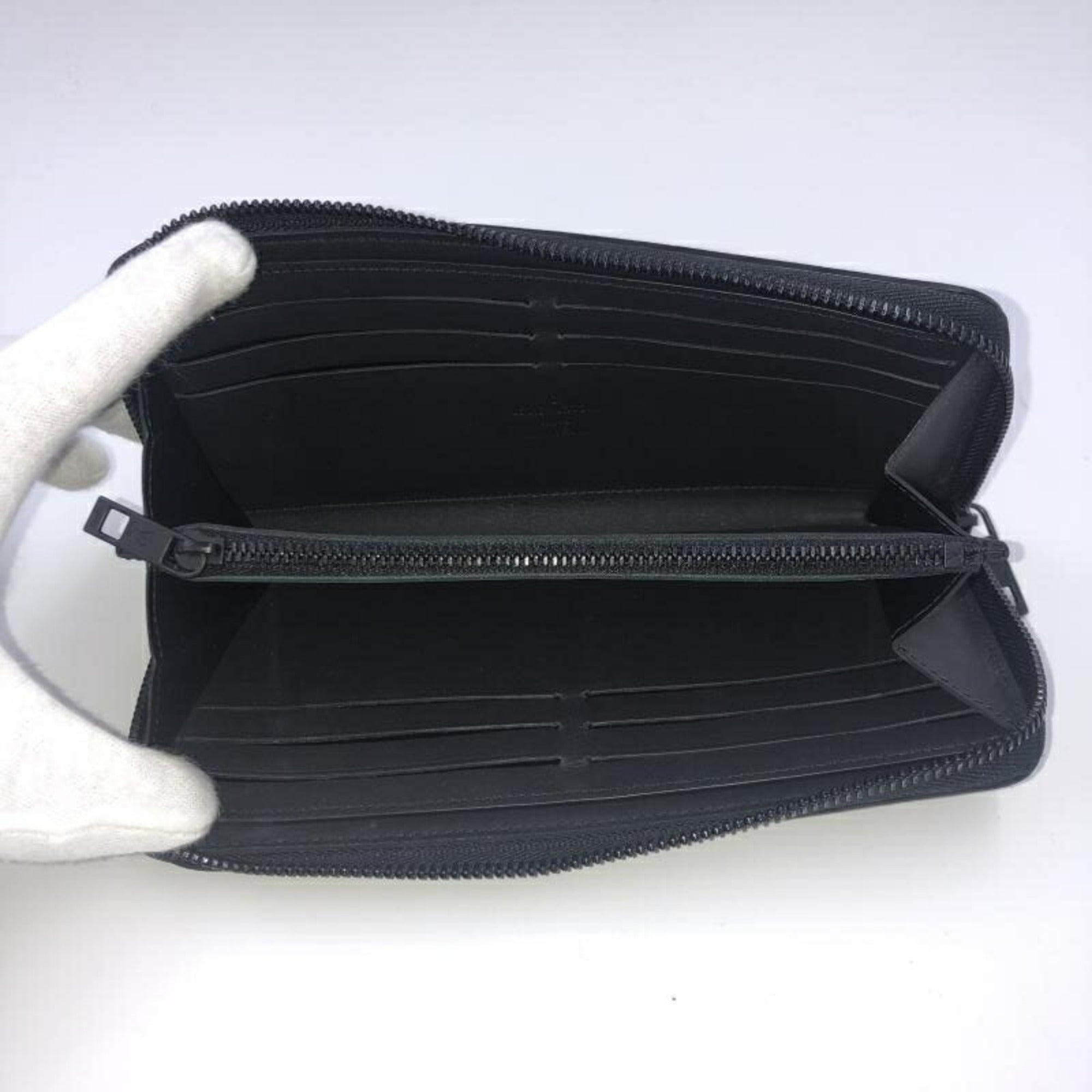 Louis Vuitton Black Coin Purse/Coin Case (Pre-Owned)