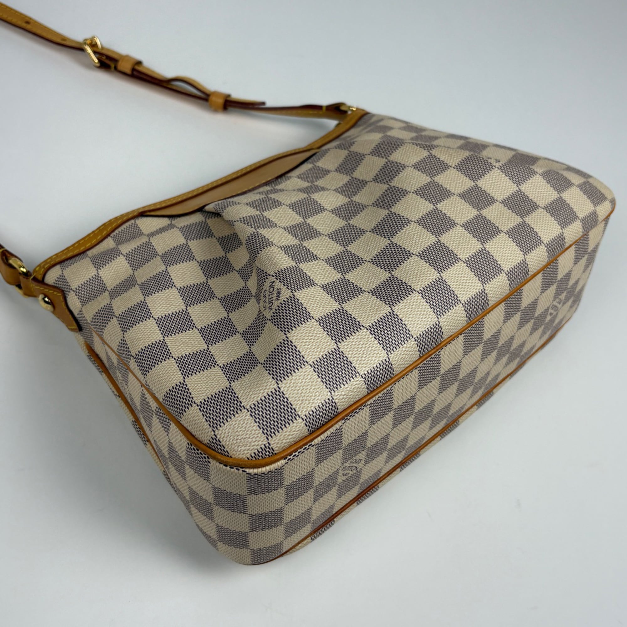 Louis Vuitton White Damier Azur Shoulder Bag (Pre-Owned)