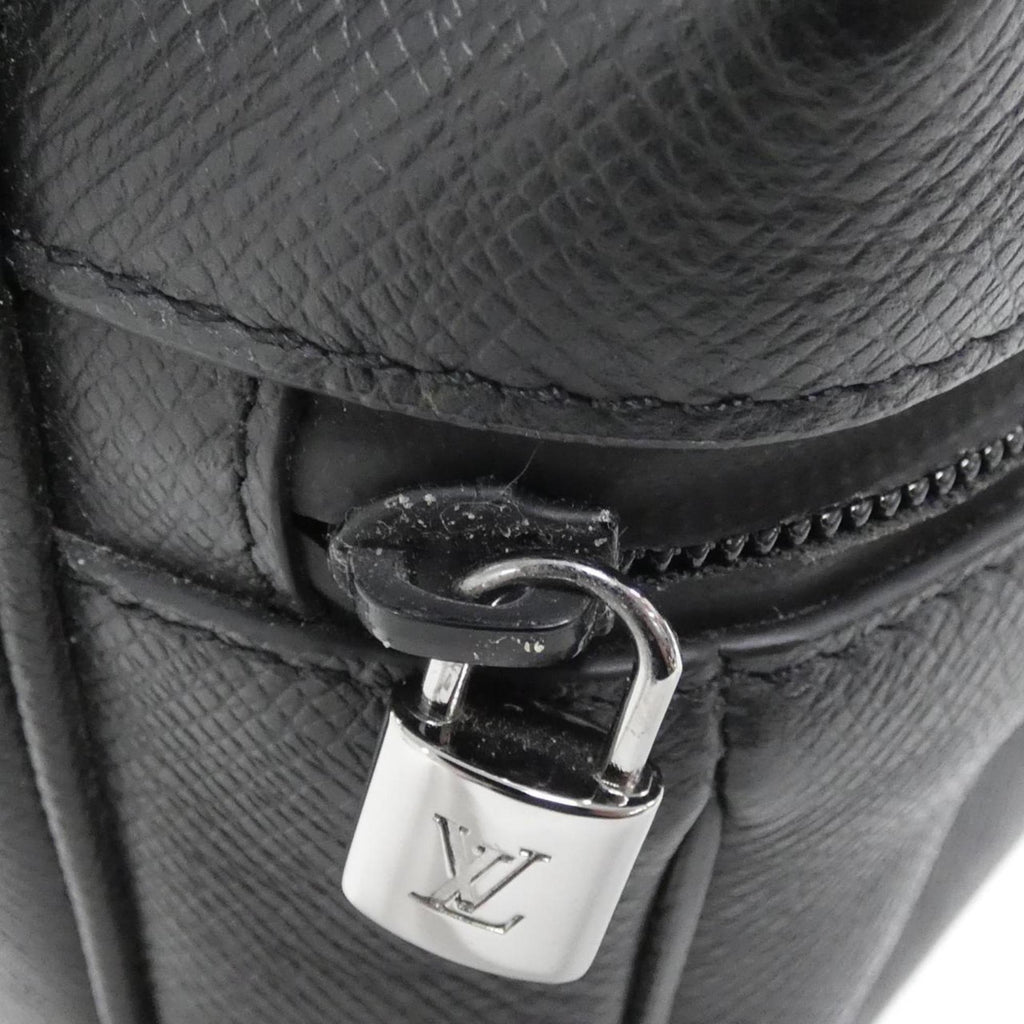 Louis Vuitton Black Leather Shoulder Bag (Pre-Owned)