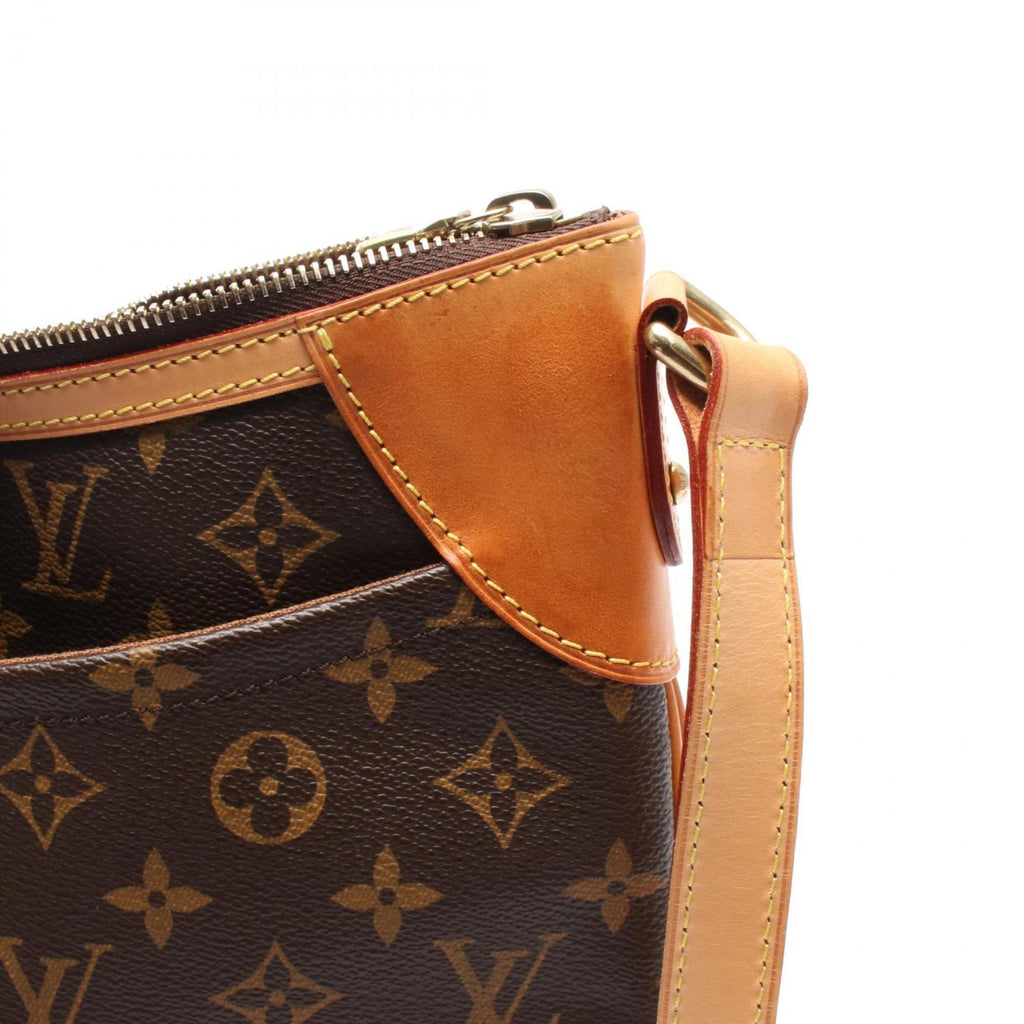 Louis Vuitton Brown Monogram Monogram Shoulder Bag (Pre-Owned)