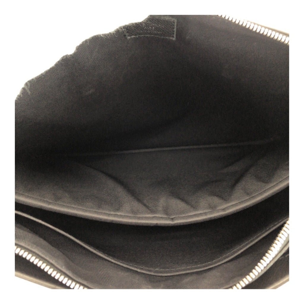 Louis Vuitton Black Taiga Leather Briefcase (Pre-Owned)