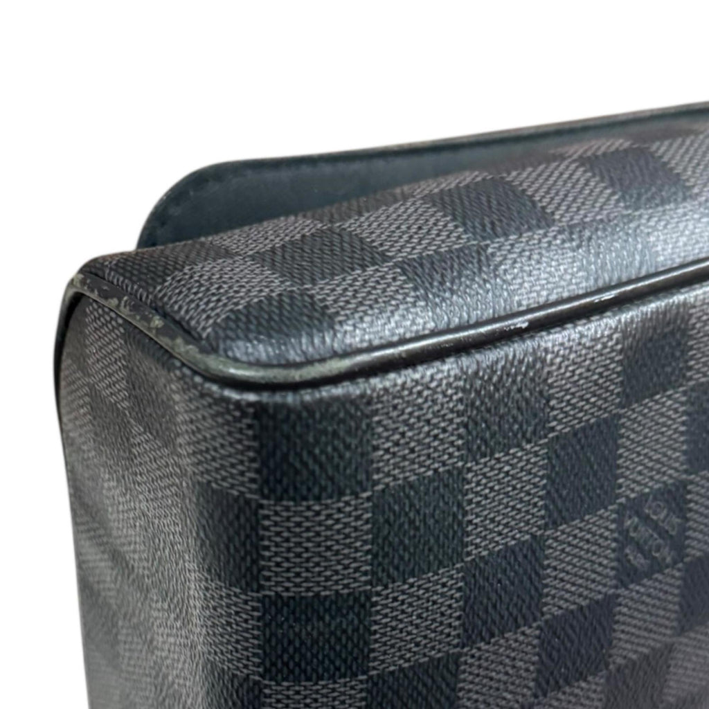 Louis Vuitton Black Gray Or Damier Graphite Shoulder Bag (Pre-Owned)