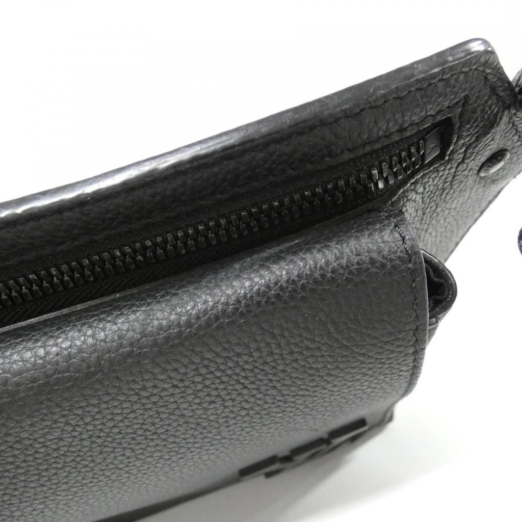 Louis Vuitton Black Leather Shoulder Bag (Pre-Owned)