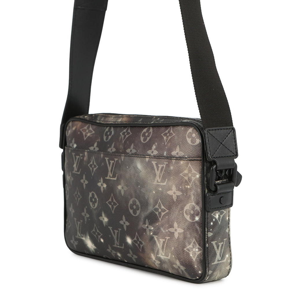 Louis Vuitton Black Noir Shoulder Bag (Pre-Owned)