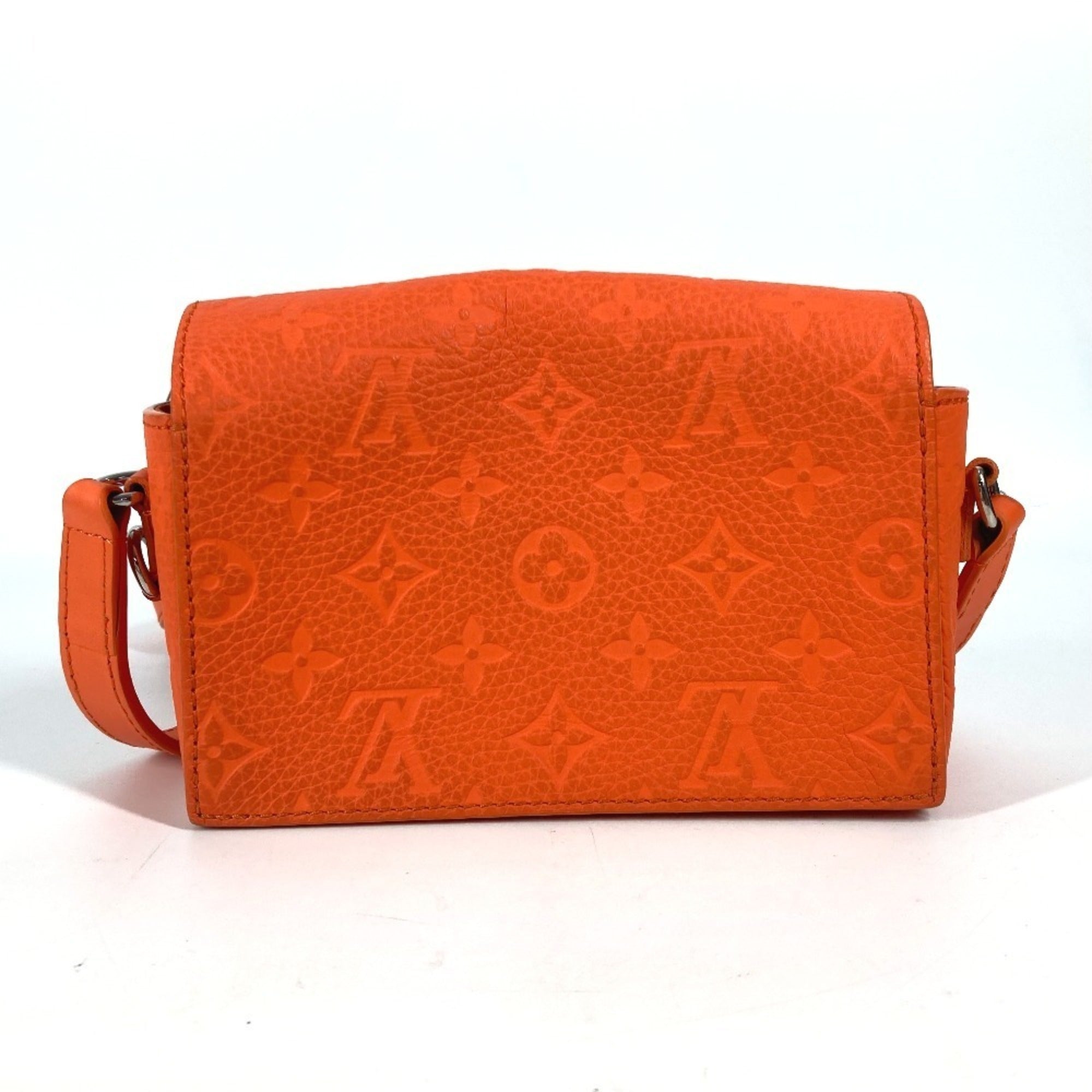 Louis Vuitton Orange Leather Pochette Shoulder Bag (Pre-Owned)