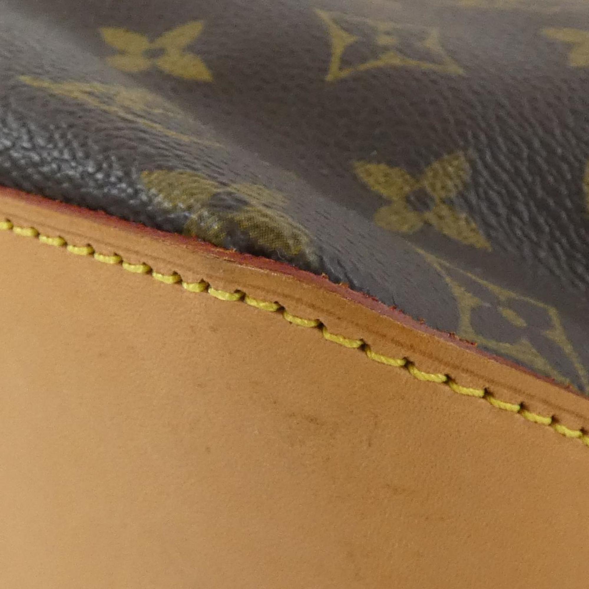 Louis Vuitton Marron Coated Canvas Shoulder Bag (Pre-Owned)