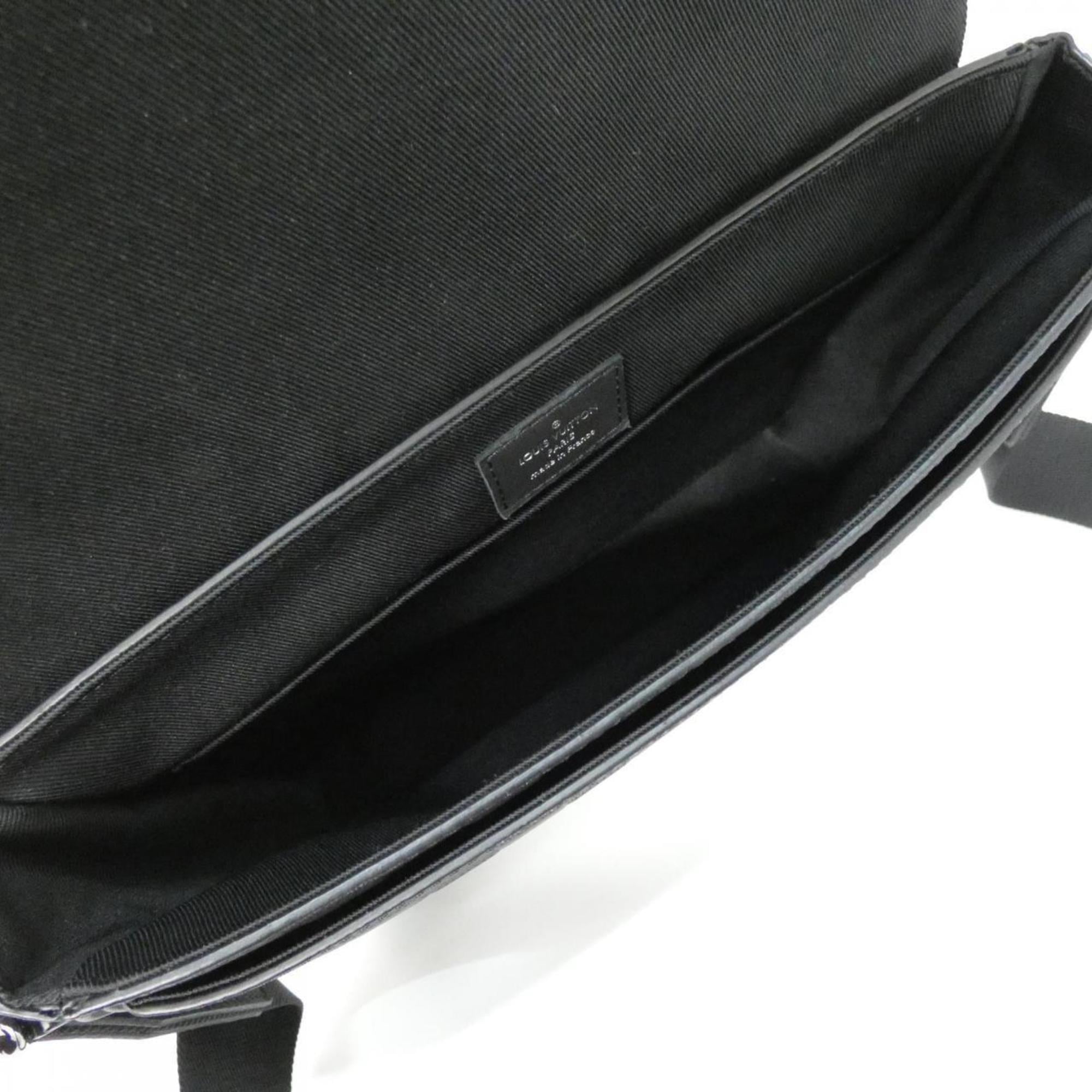 Louis Vuitton Black Leather Shoulder Bag (Pre-Owned)