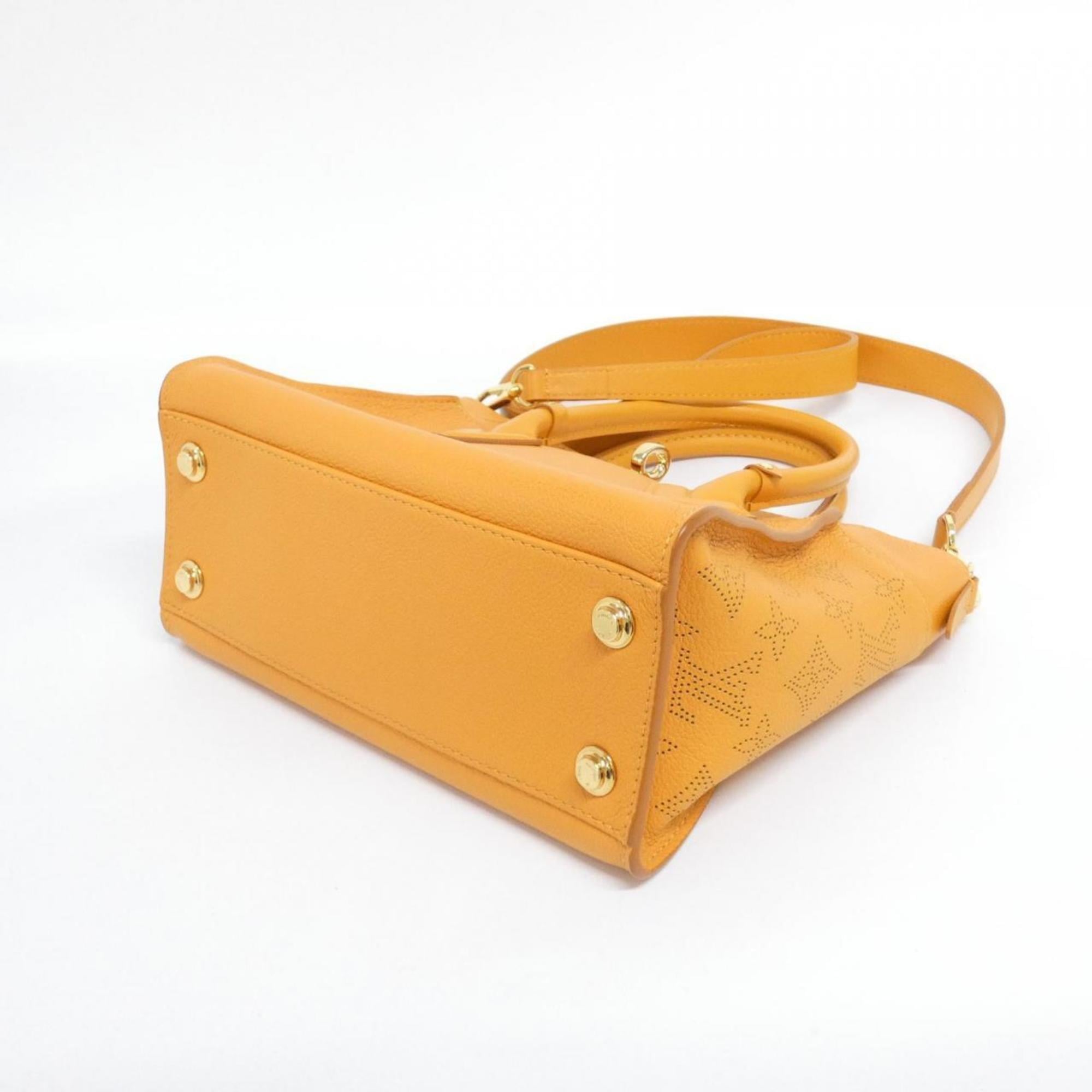 Louis Vuitton Gold Leather Handbag (Pre-Owned)