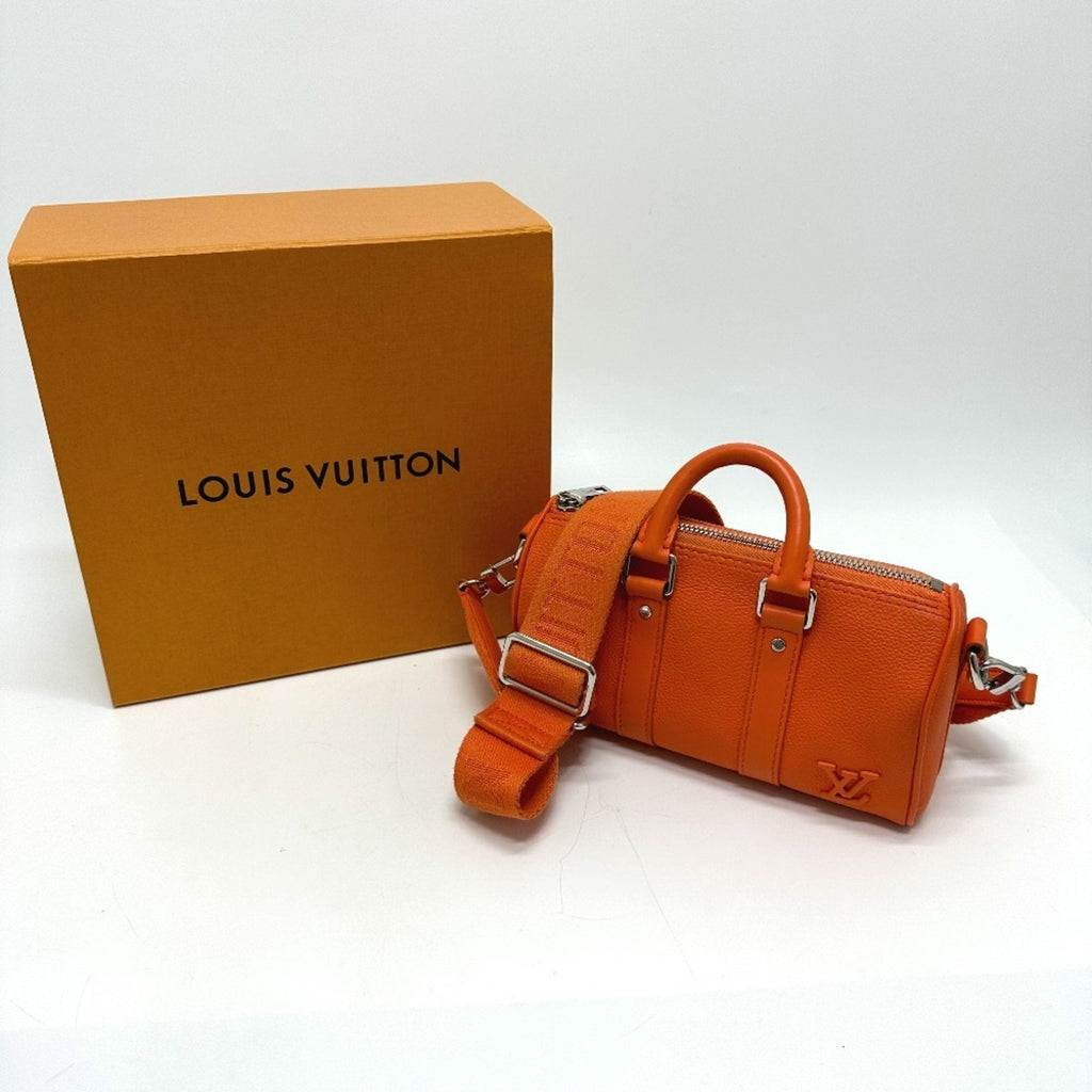 Louis Vuitton Orange Leather Shoulder Bag (Pre-Owned)
