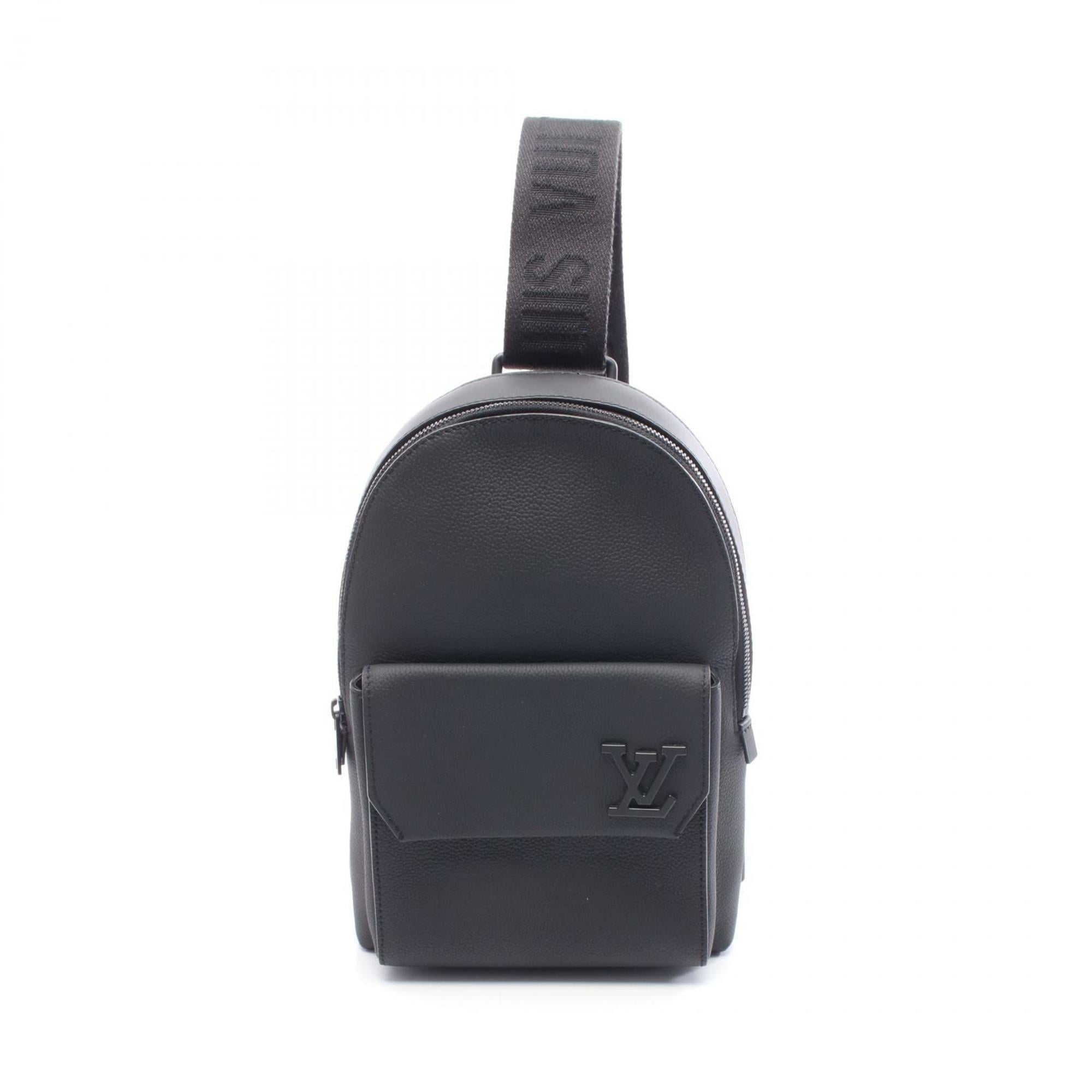 Louis Vuitton Black Leather Fanny Pack (Pre-Owned)