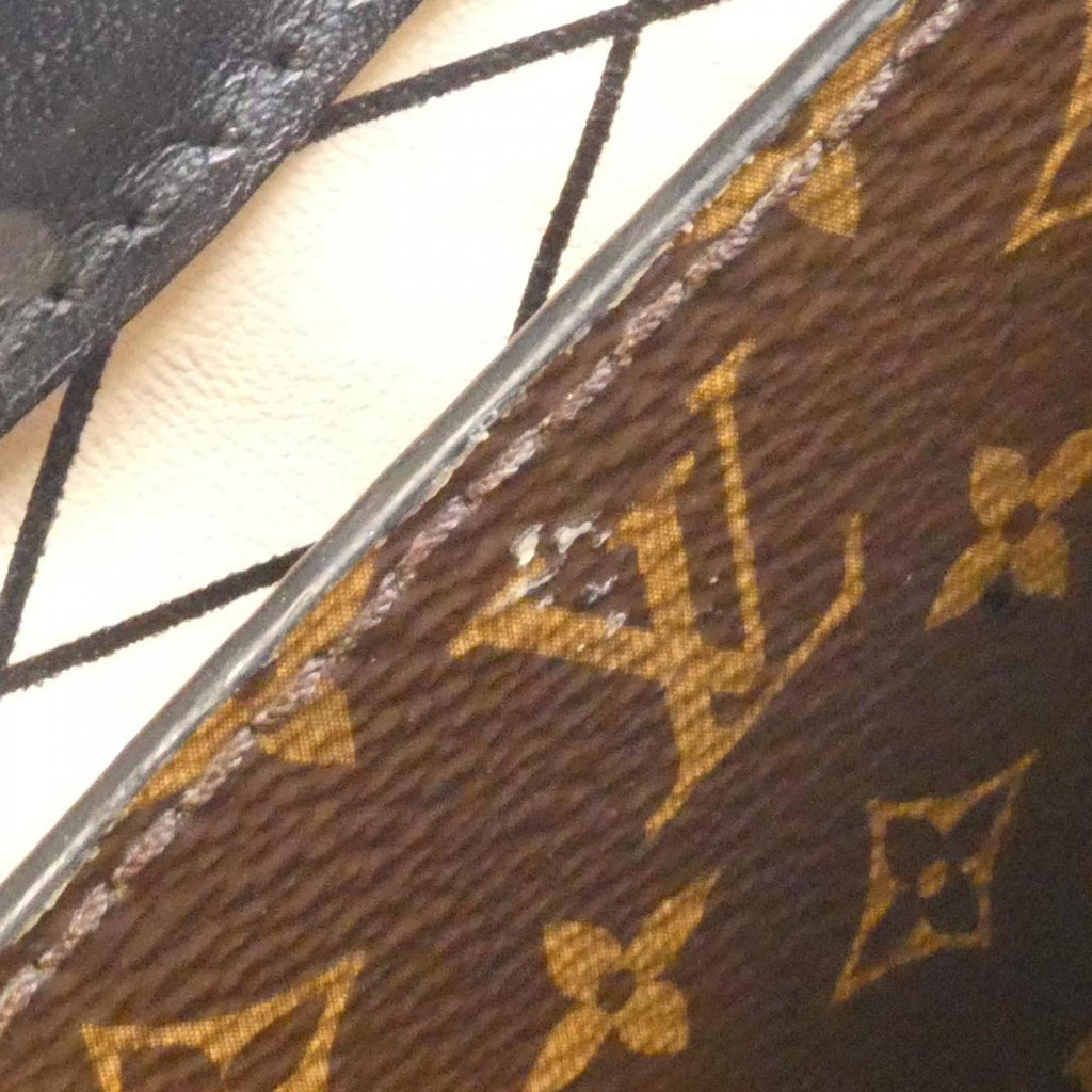 Louis Vuitton Marron Coated Canvas Shoulder Bag (Pre-Owned)