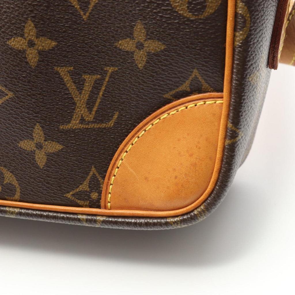 Louis Vuitton Brown Coated Canvas Shoulder Bag (Pre-Owned)