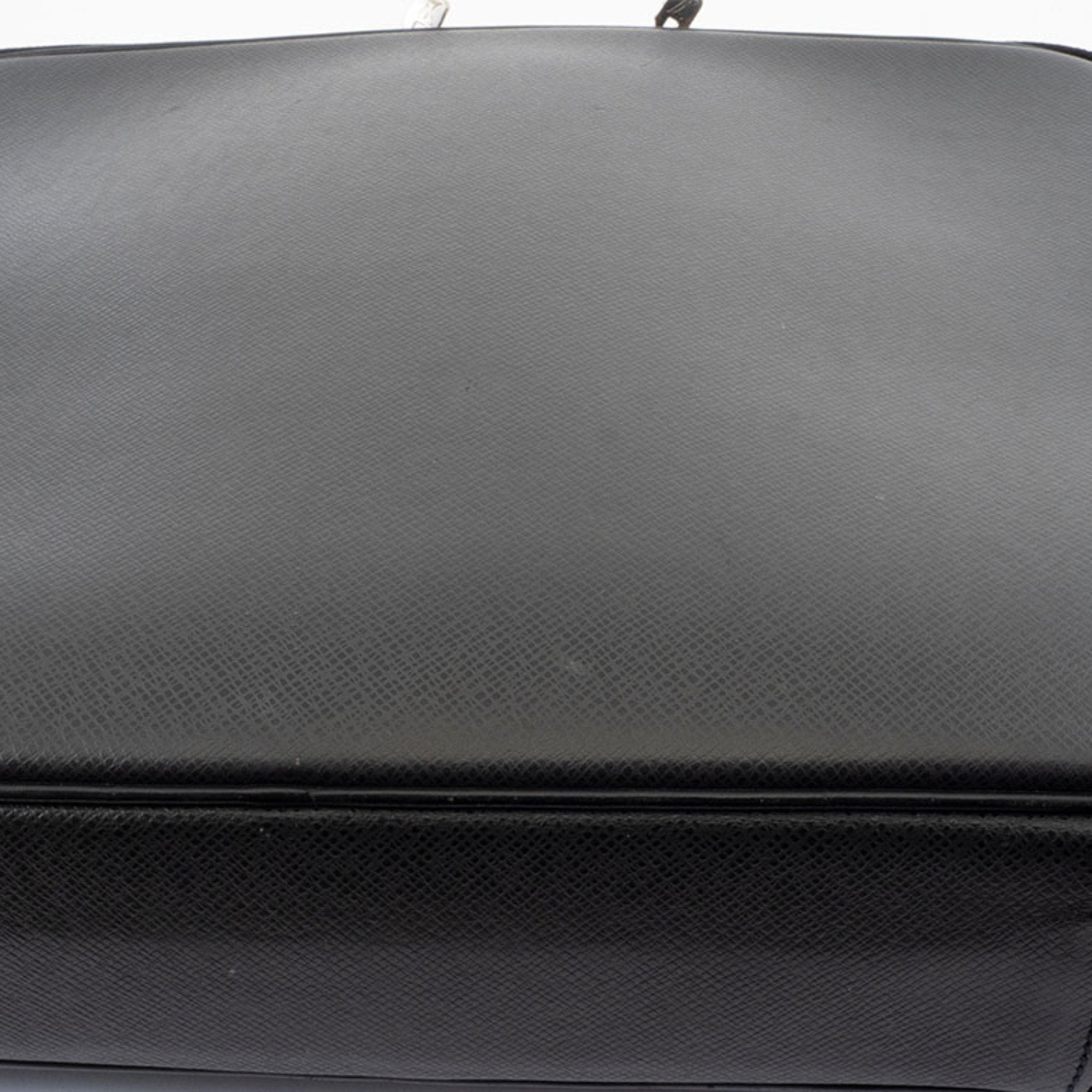 Louis Vuitton Ardoise Taiga Leather Shoulder Bag (Pre-Owned)