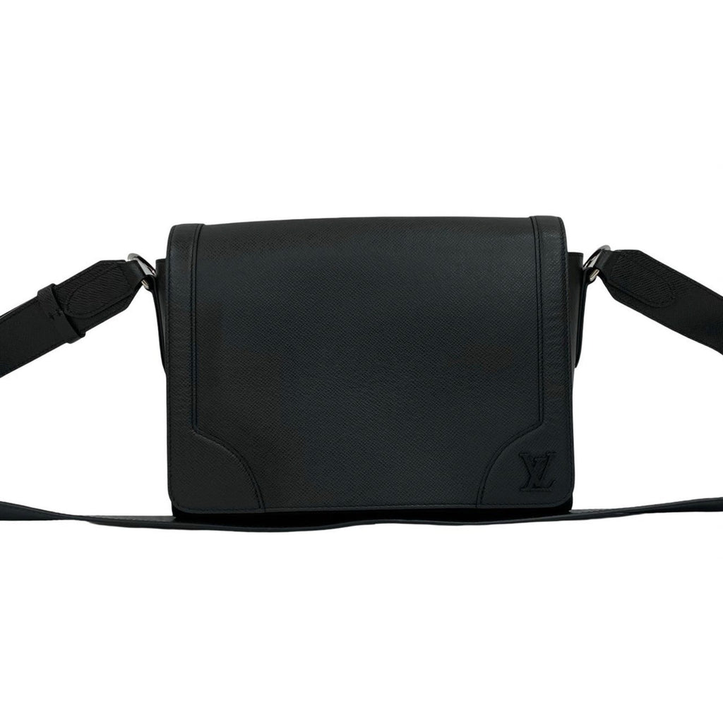 Louis Vuitton Black Leather Shoulder Bag (Pre-Owned)