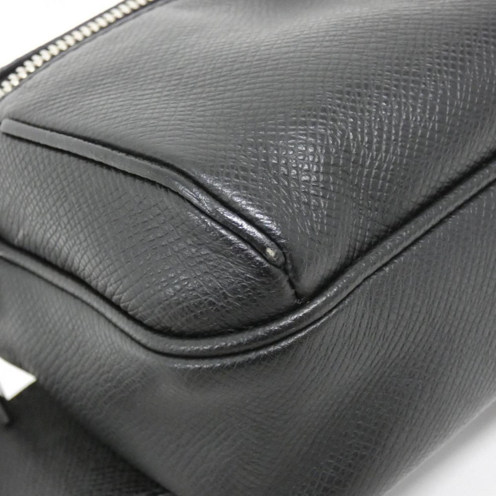 Louis Vuitton Taiga Black Taiga Leather Shoulder Bag (Pre-Owned)