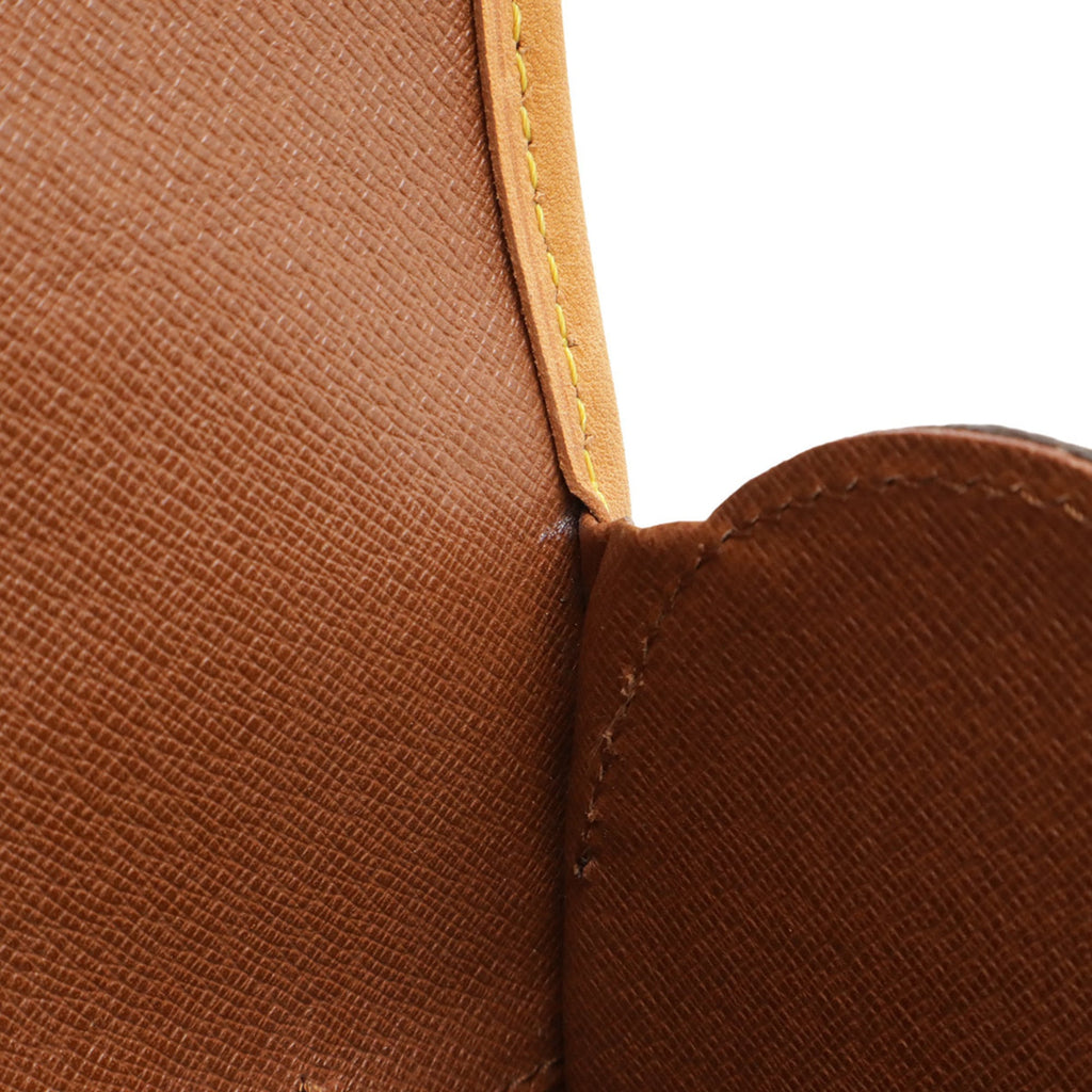Louis Vuitton Brown Canvas Shoulder Bag (Pre-Owned)