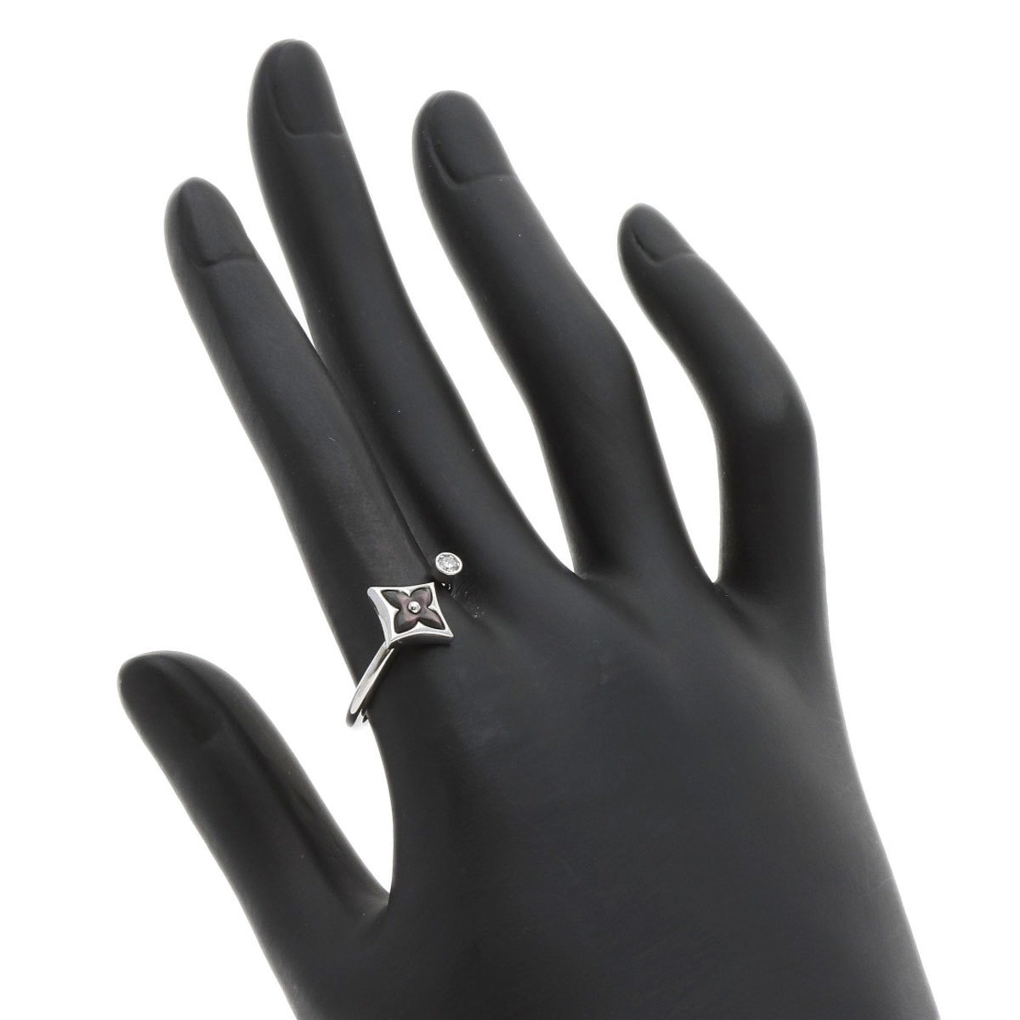 Louis Vuitton White Gold (18K) Band Ring (Pre-Owned)