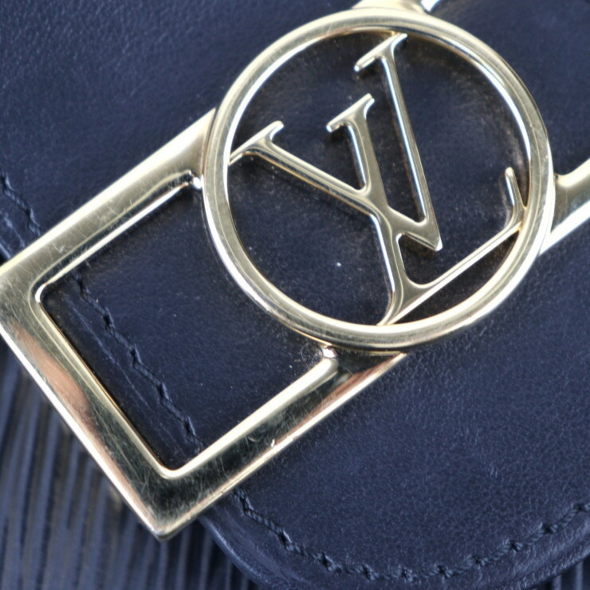 Louis Vuitton Black Leather Pochette Shoulder Bag (Pre-Owned)