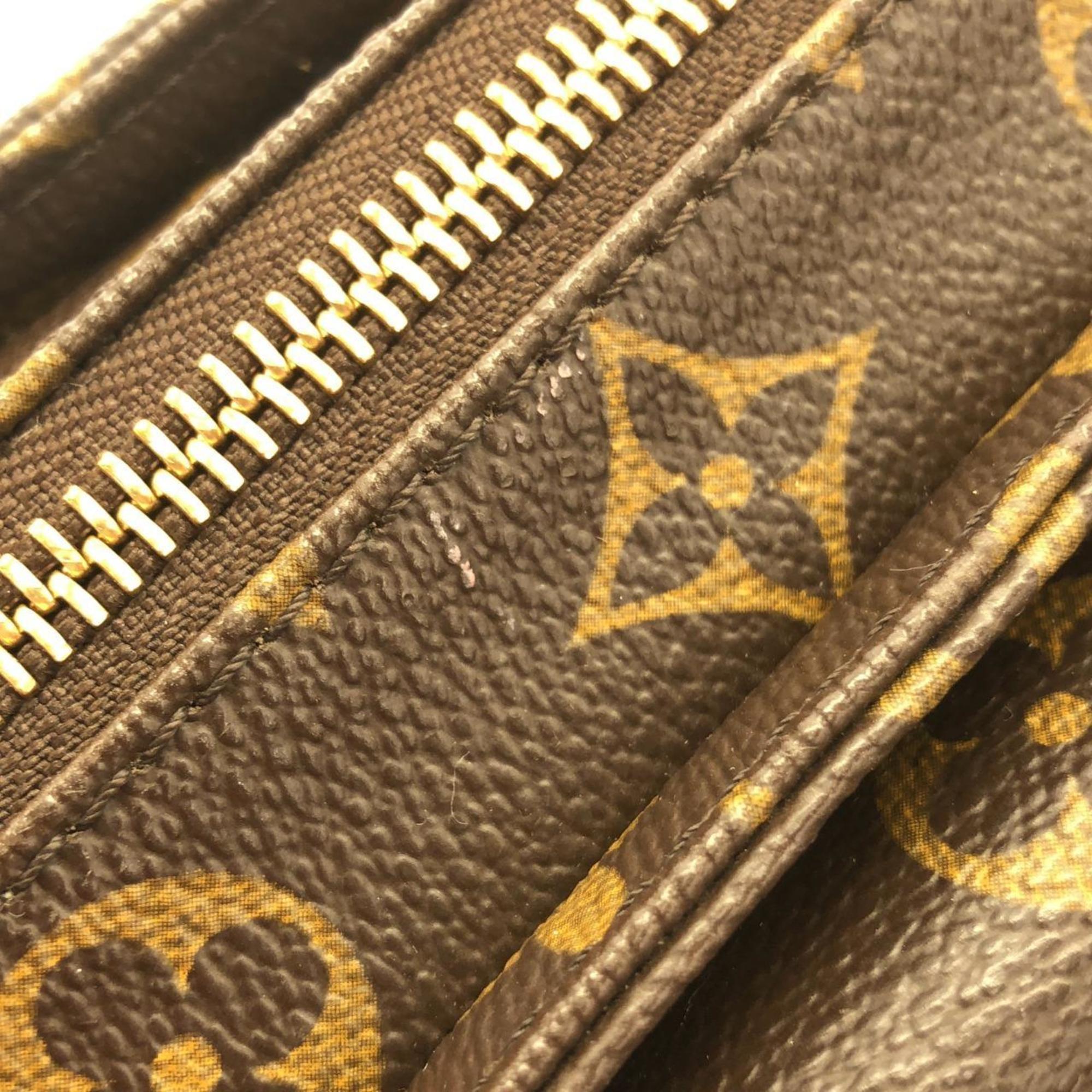 Louis Vuitton Marron Coated Canvas Shoulder Bag (Pre-Owned)