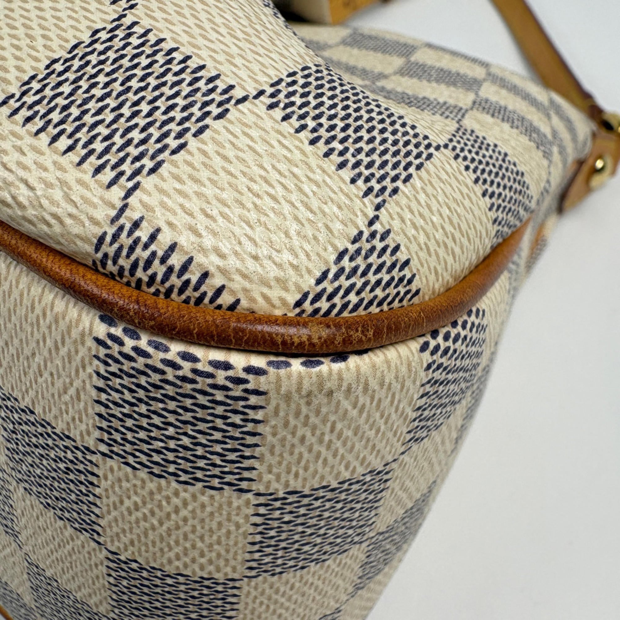 Louis Vuitton White Damier Azur Shoulder Bag (Pre-Owned)