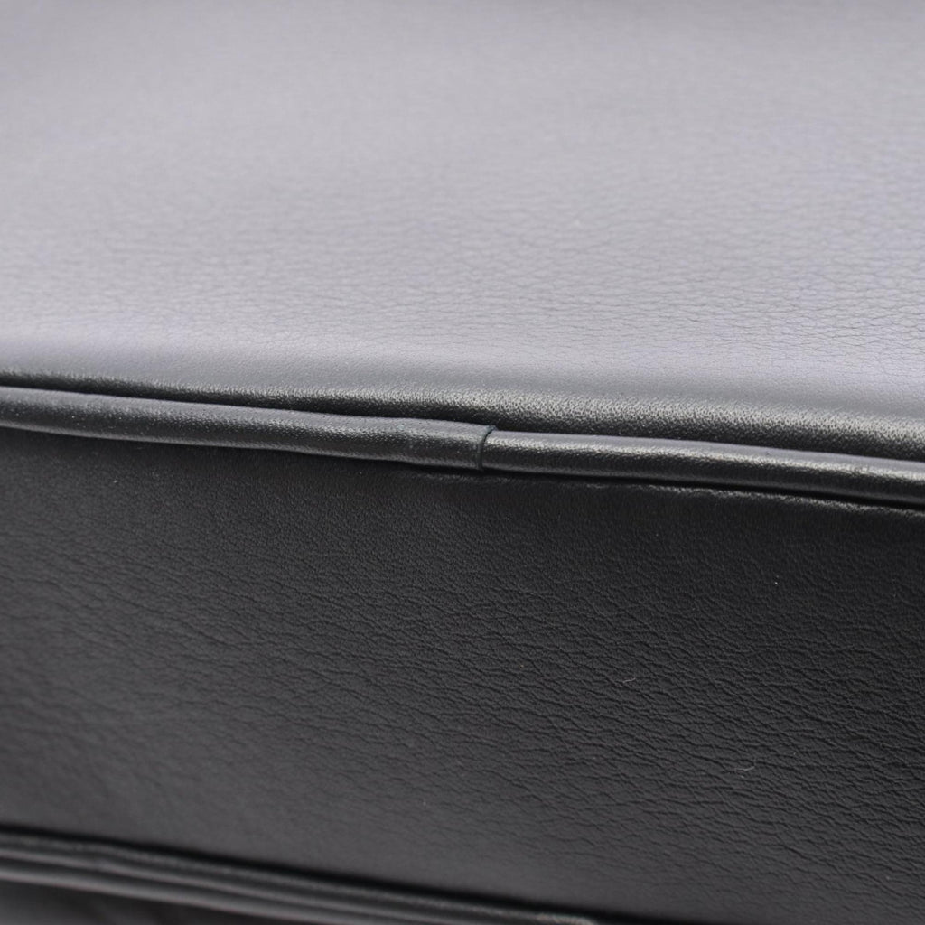 Louis Vuitton Black Leather Shoulder Bag (Pre-Owned)