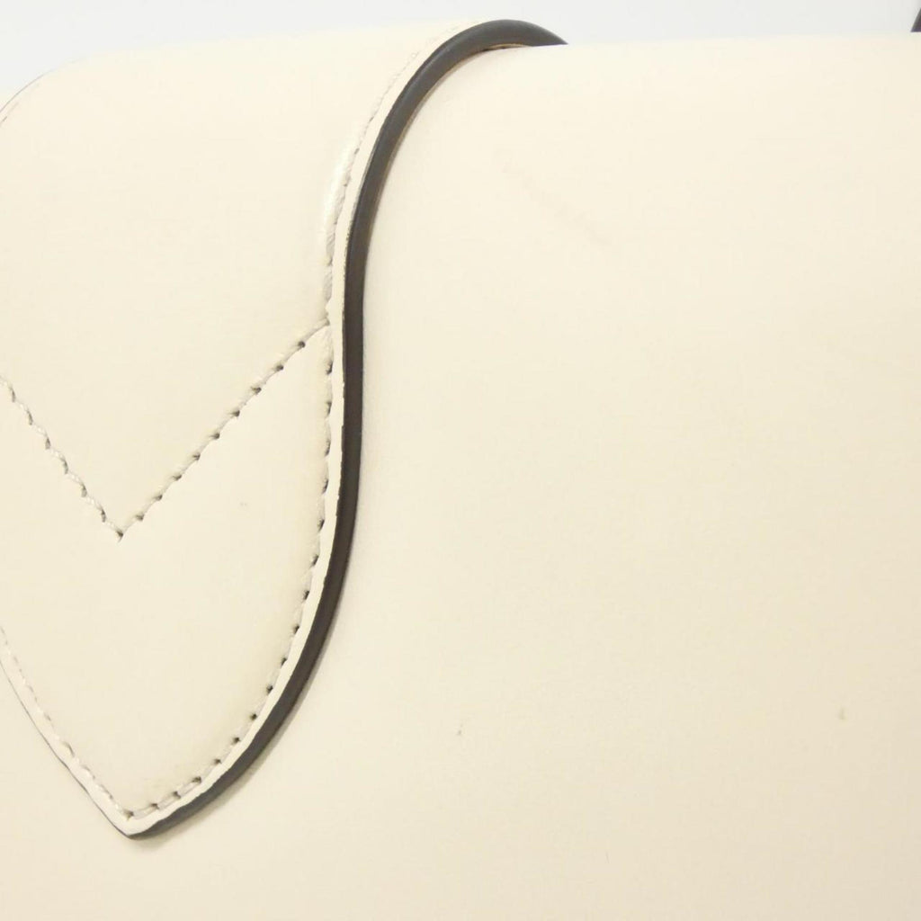 Louis Vuitton Cream Leather Shoulder Bag (Pre-Owned)