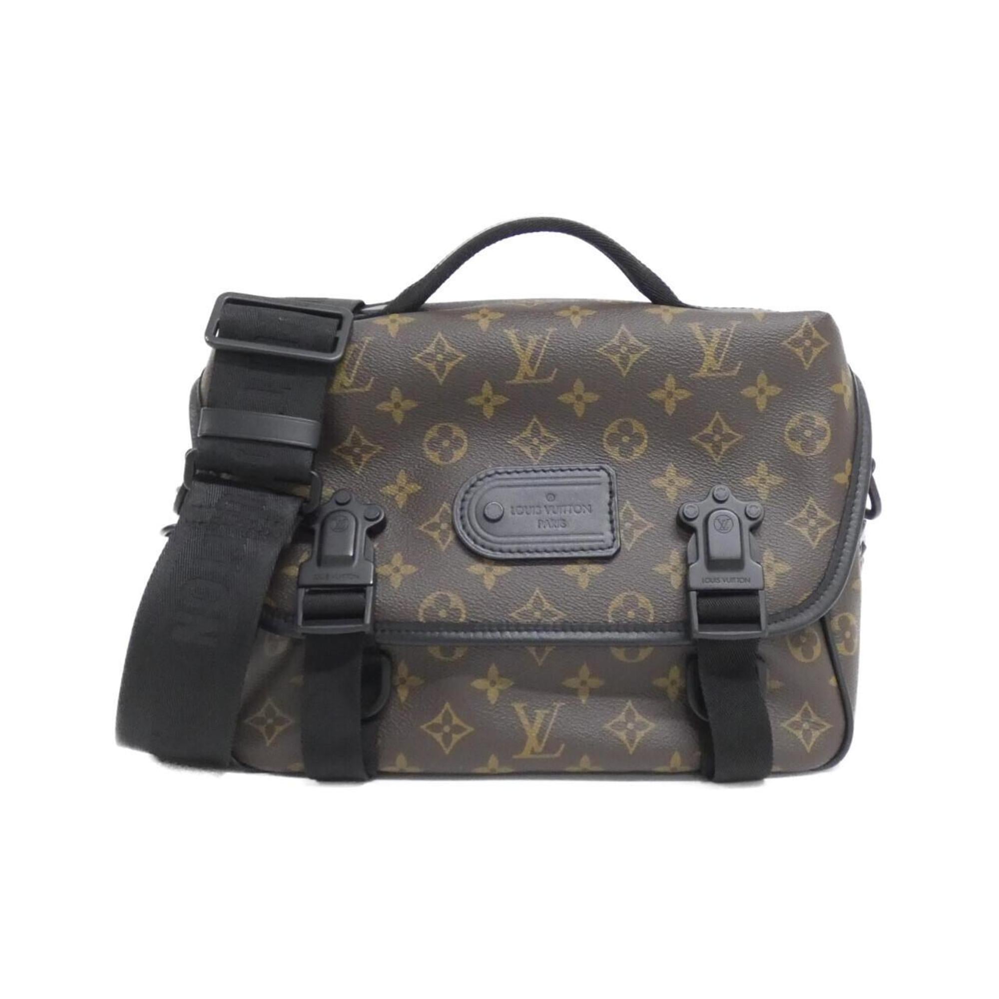Louis Vuitton Marron Coated Canvas Shoulder Bag (Pre-Owned)