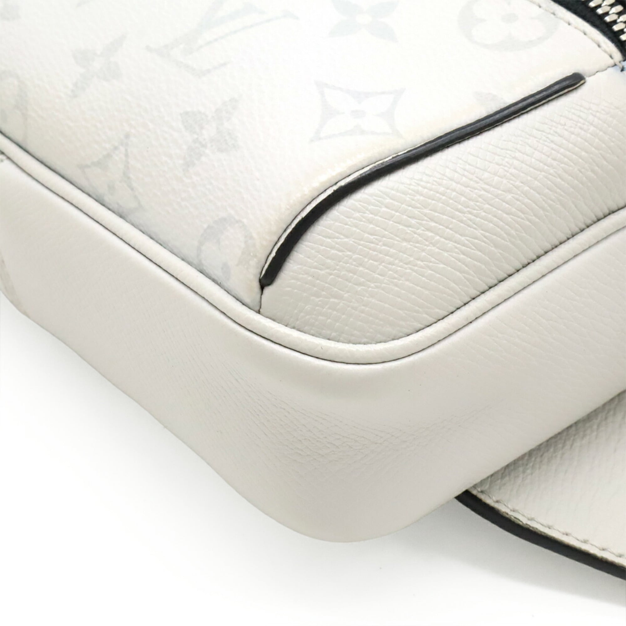 Louis Vuitton White Pvc Fanny Pack (Pre-Owned)
