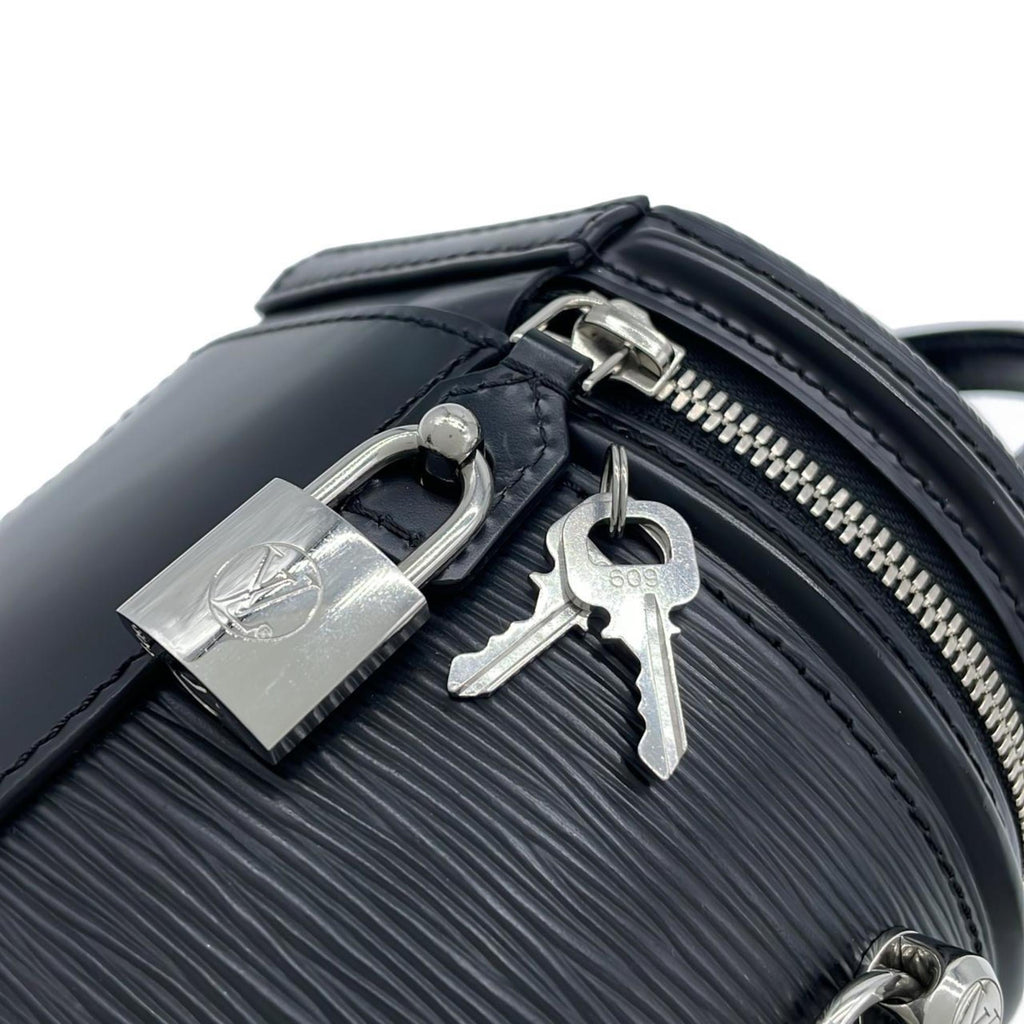 Louis Vuitton Black Leather Handbag (Pre-Owned)