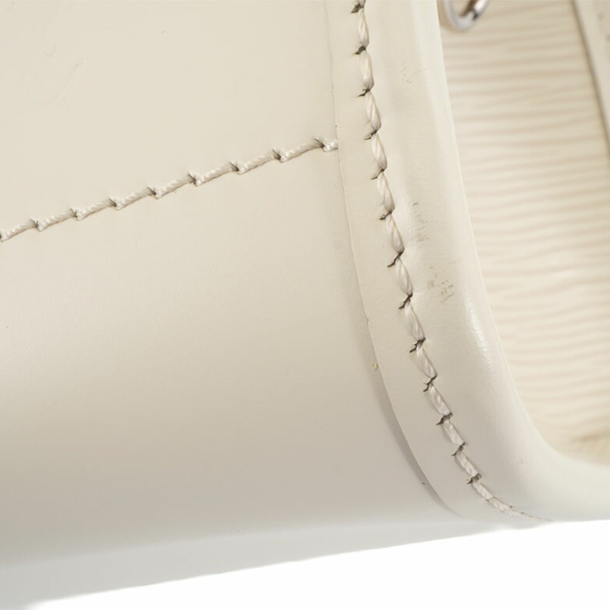 Louis Vuitton Lv Off White Epi Leather Handbag (Pre-Owned)