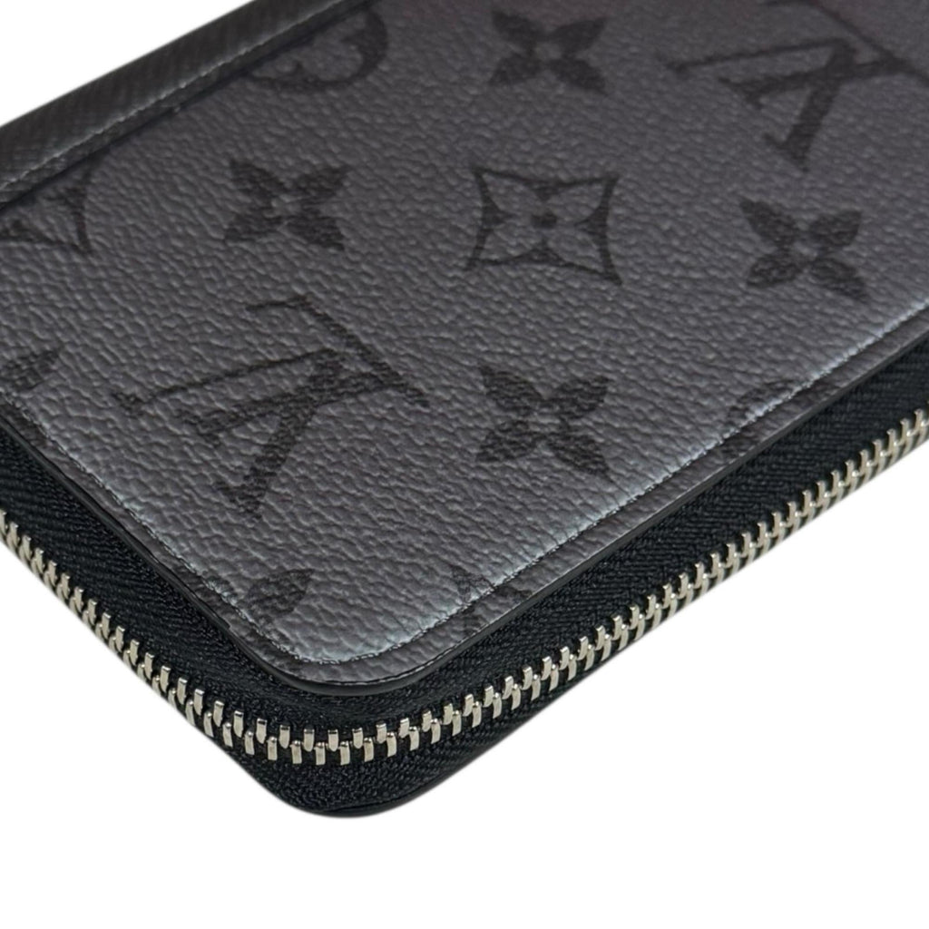 Louis Vuitton Silver Taiga Leather Leather Long Wallet (Bi-Fold) (Pre-Owned)
