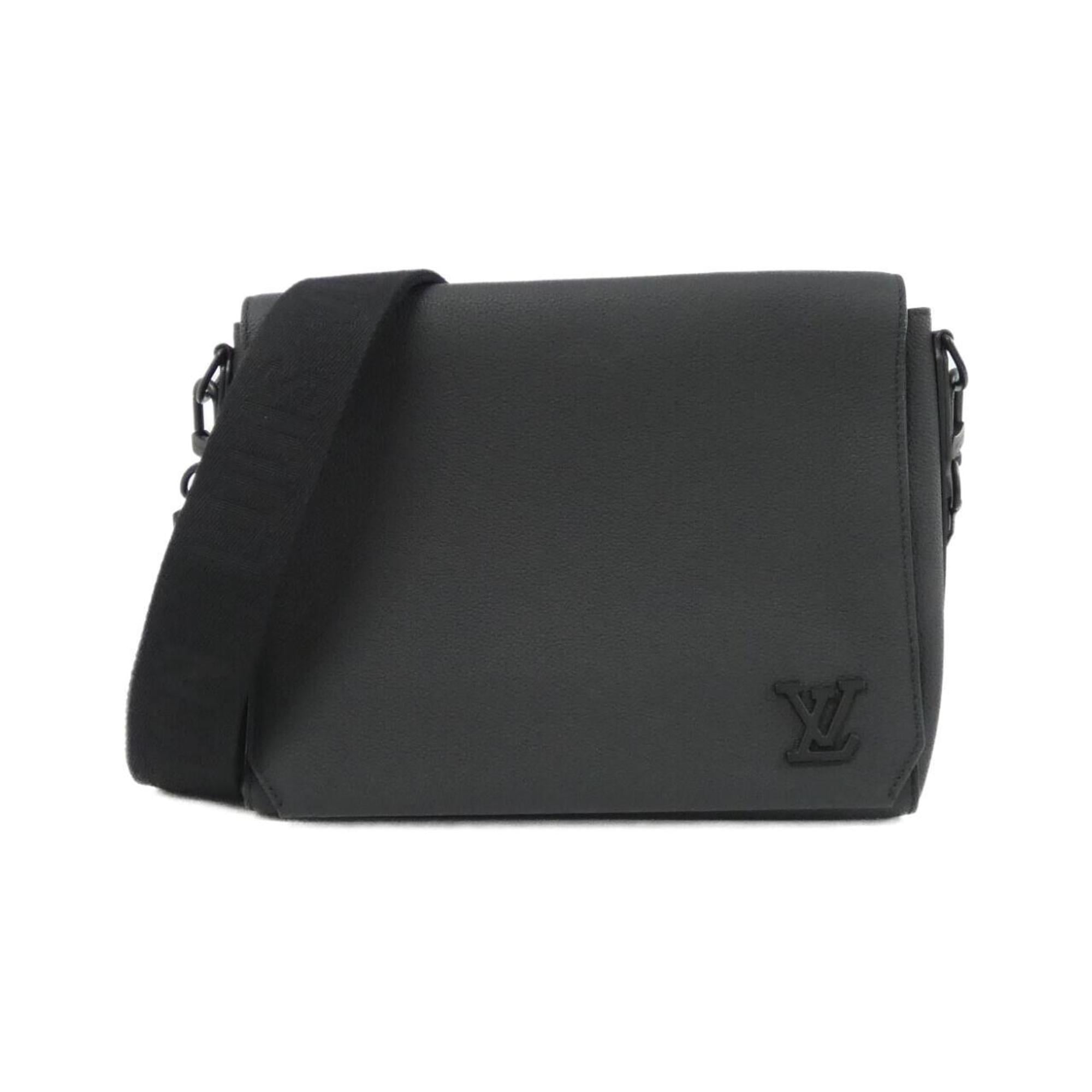 Louis Vuitton Black Leather Shoulder Bag (Pre-Owned)