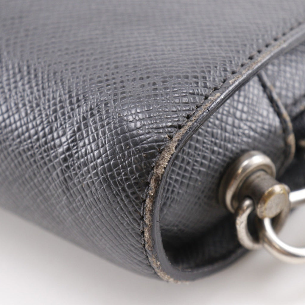 Louis Vuitton Taiga Ardoise Black Taiga Leather Handbag (Pre-Owned)