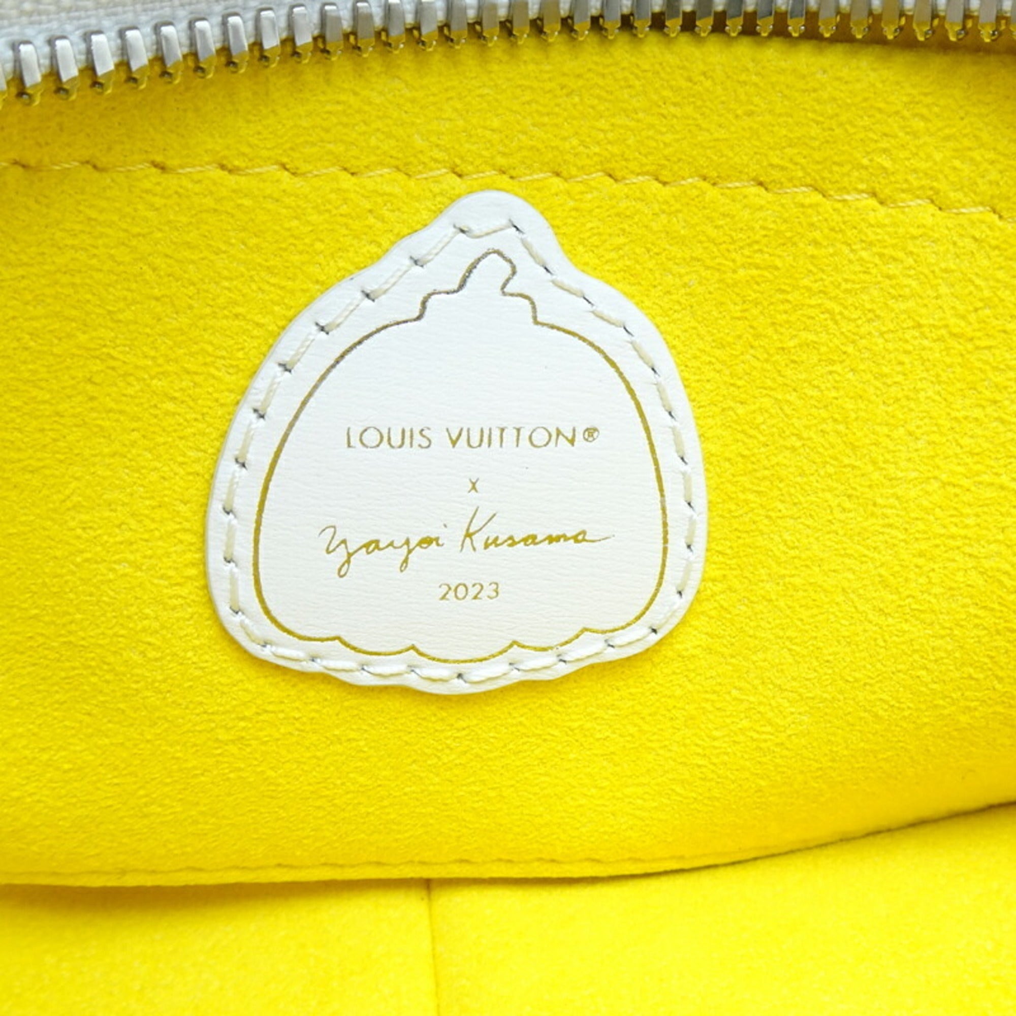 Louis Vuitton Multi-Color White Leather Shoulder Bag (Pre-Owned)