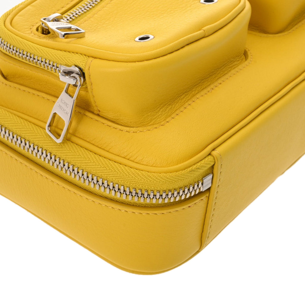 Louis Vuitton Jaune Leather Shoulder Bag (Pre-Owned)