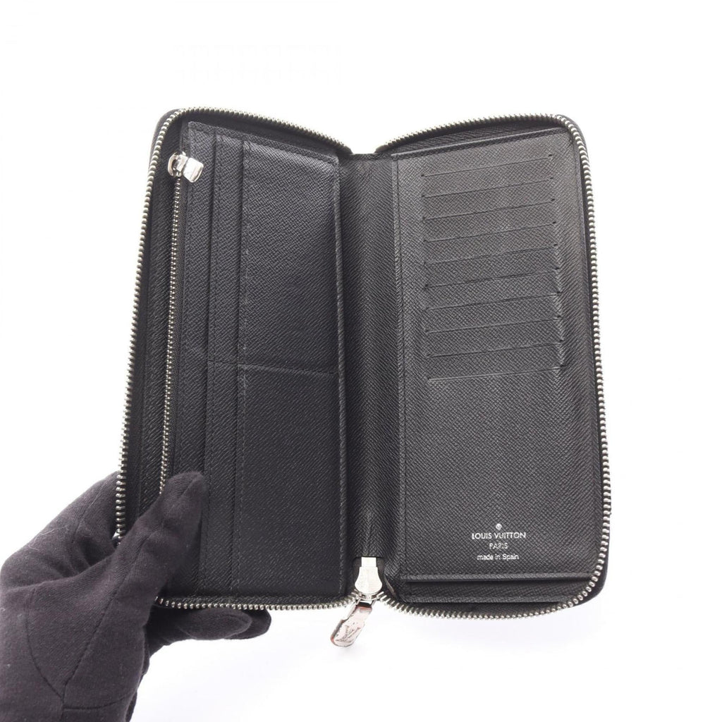 Louis Vuitton Taiga Black Taiga Leather Long Wallet (Bi-Fold) (Pre-Owned)