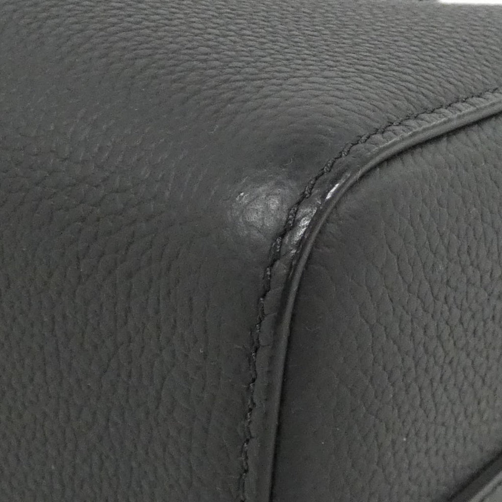 Louis Vuitton Black Leather Shoulder Bag (Pre-Owned)